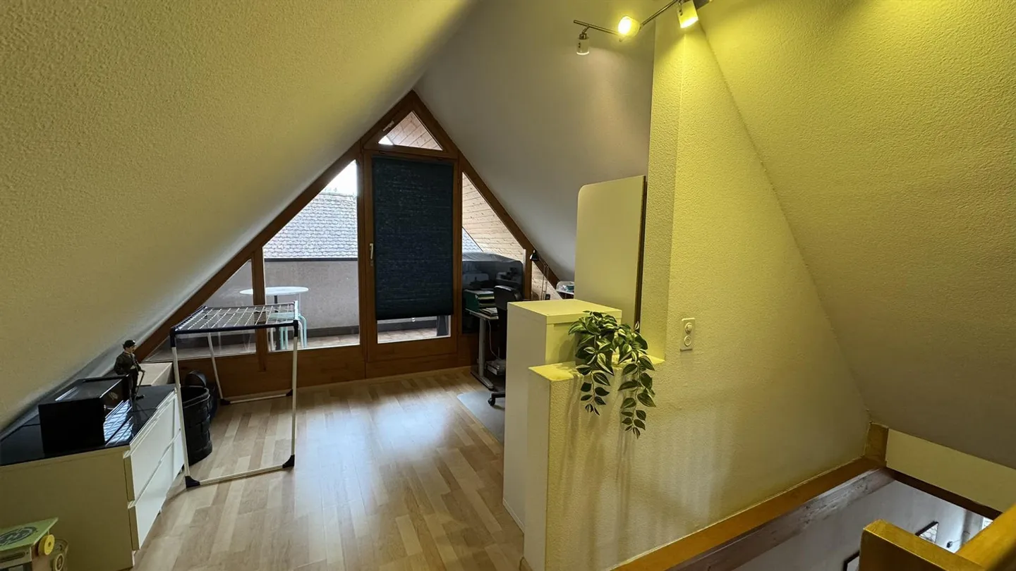 Grosszügige 4.5-Zimmer Maisonettewohnung im Dorfzentrum von Arlesheim - Foto 8 von 11