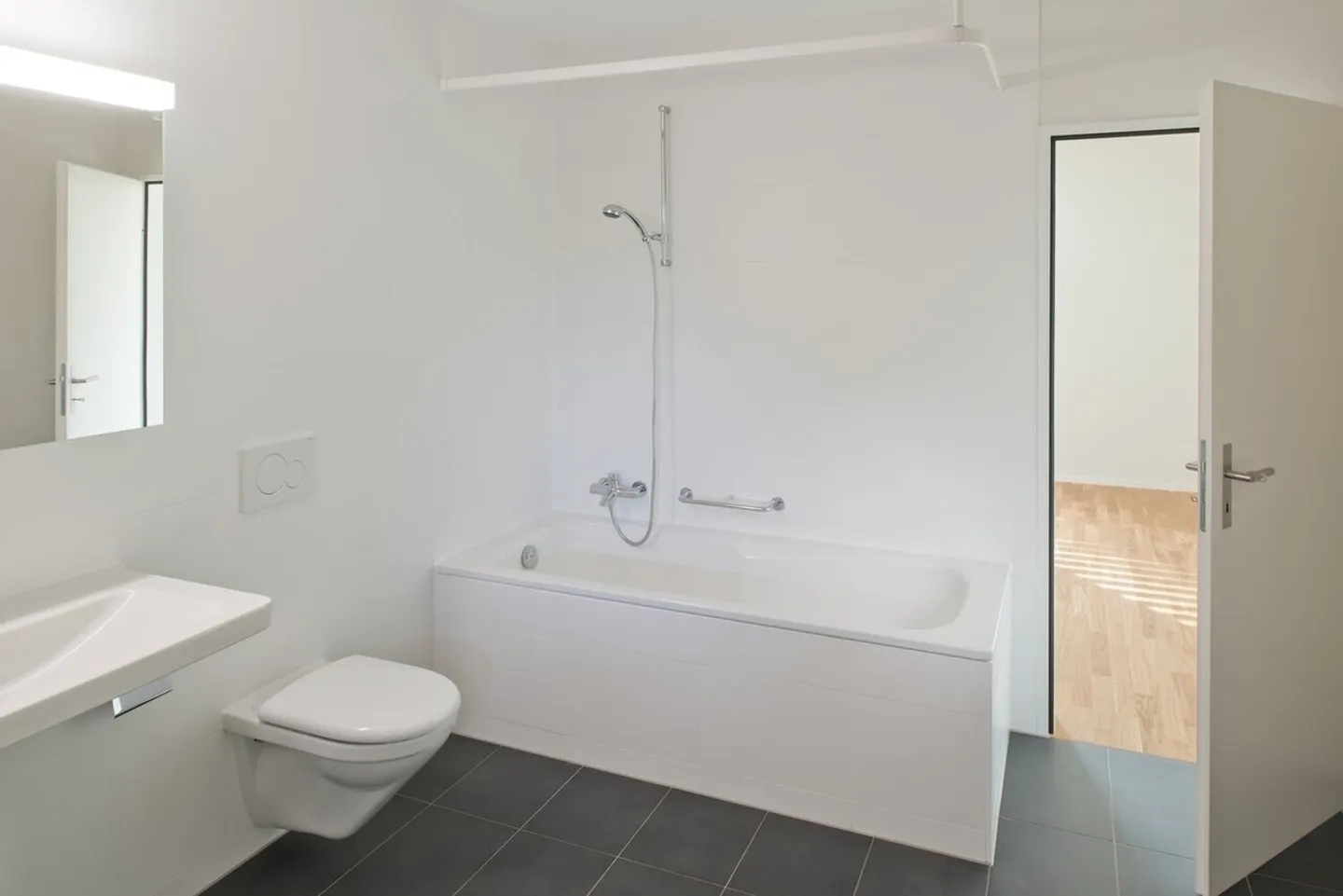 Apartment for rent - Photo 4 of 6