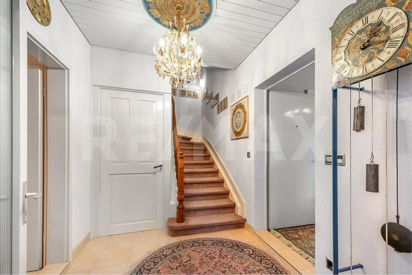 Residential and Commercial Building in Glarus - Photo 12 of 13