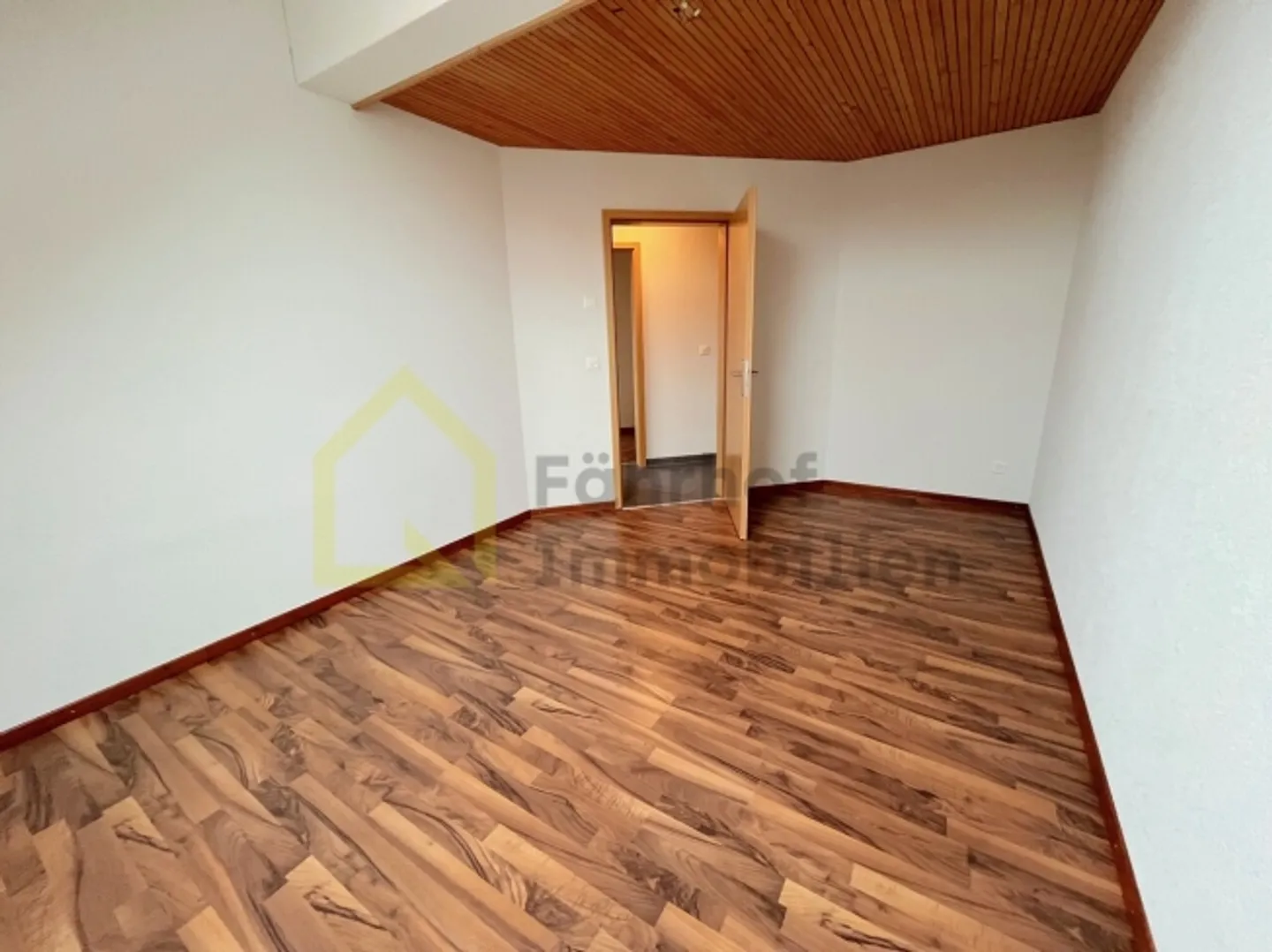 Appartement Familial Lumineux avec Ascenseur & Balcon - Photo 4 sur 10
