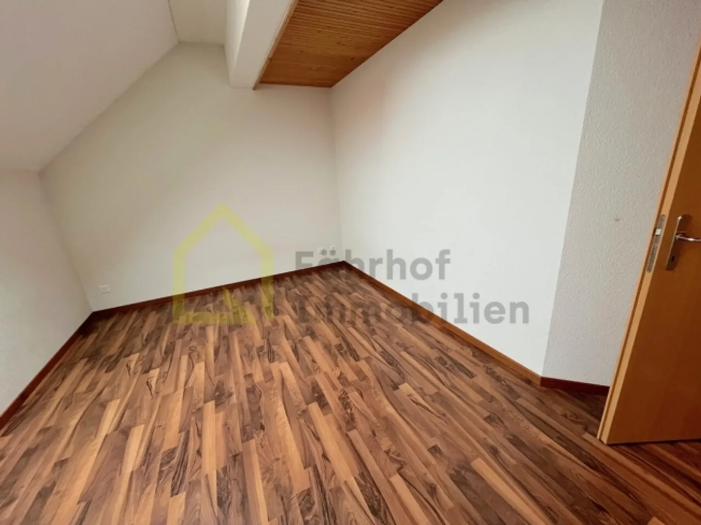Appartement Familial Lumineux avec Ascenseur & Balcon - Photo 6 sur 10