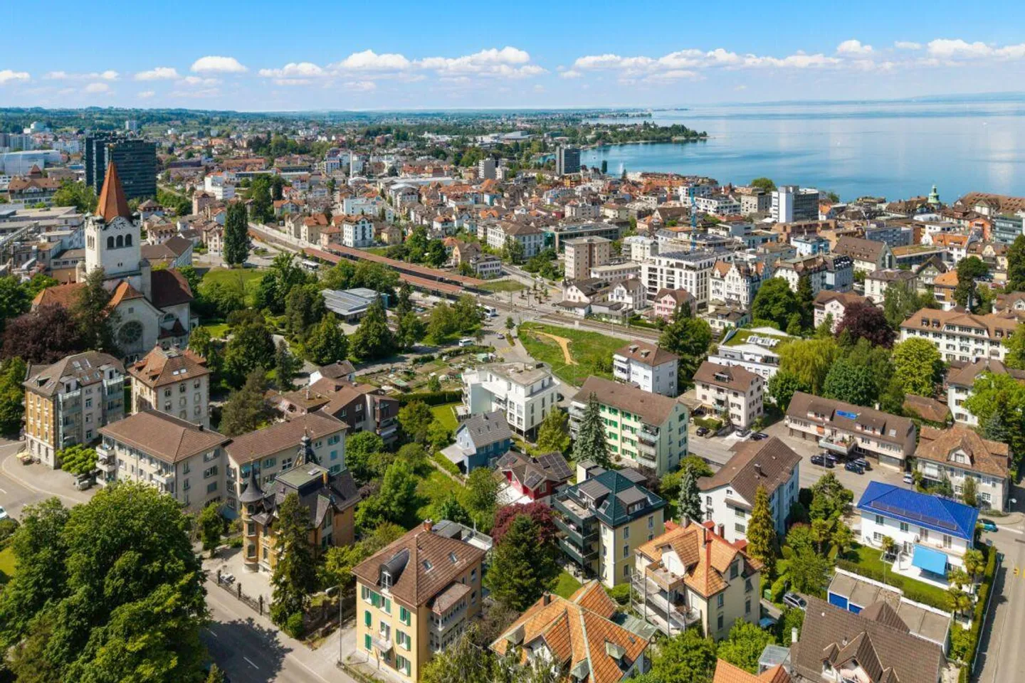 Baugrundstück an zentraler Lage mit  Seepanorama - Foto 4 von 5