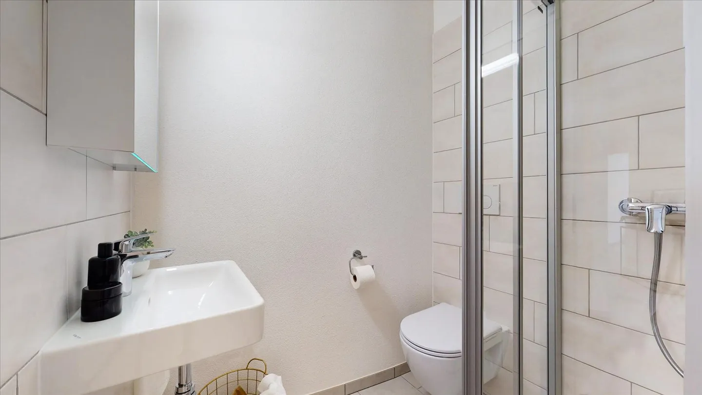 Elegante Wohnung mit großem Privatgarten - Foto 5 von 11