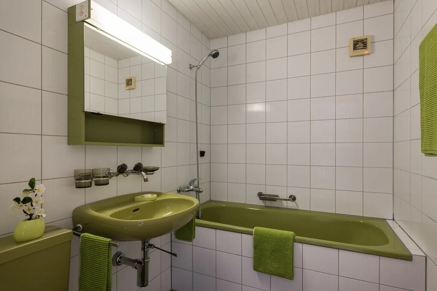 Spacious Family Apartment - Photo 5 of 6