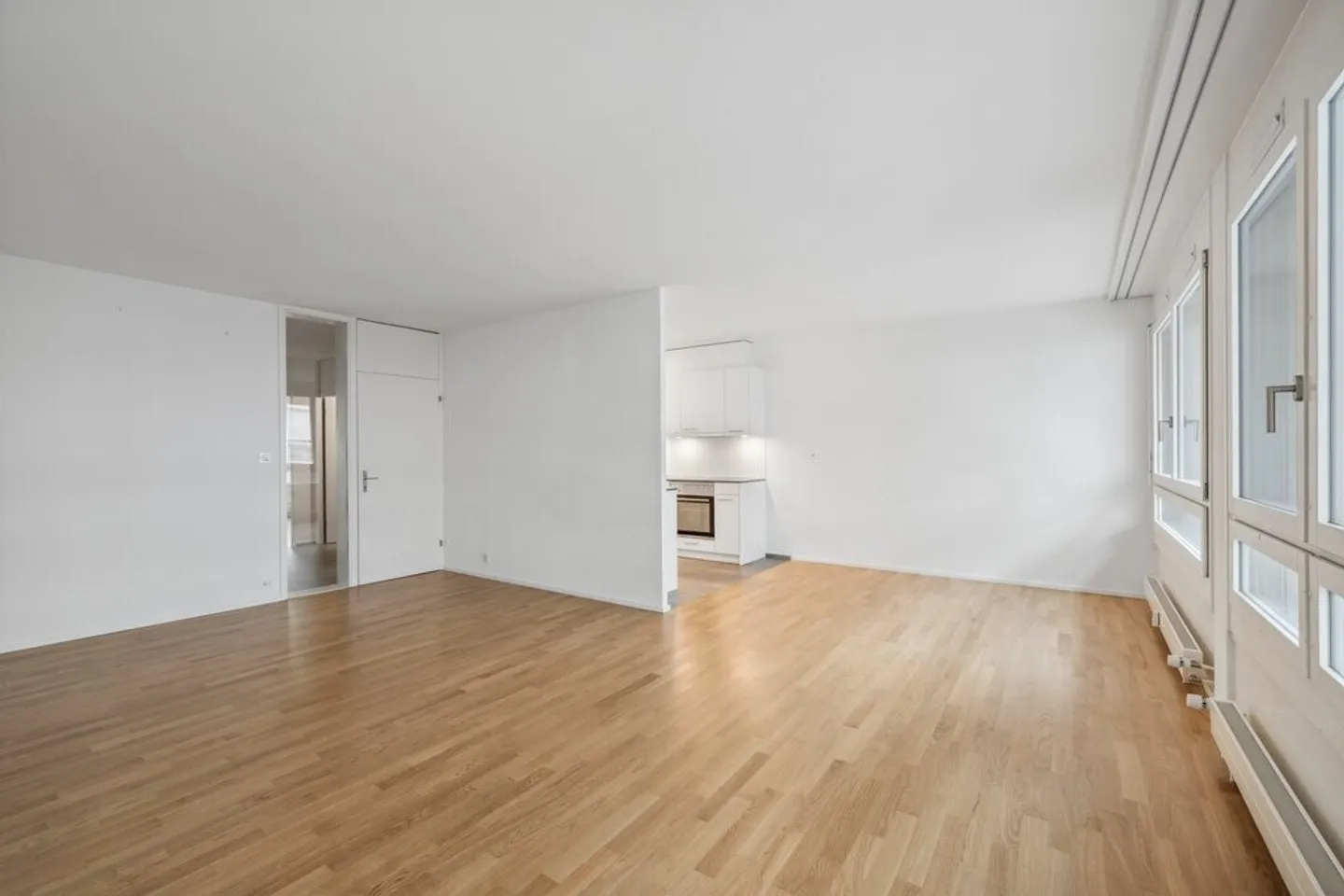 Modern 3.5-Room Apartment in Basel - Photo 2 of 6