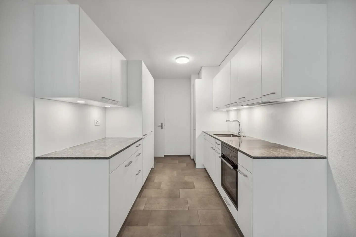 Modern 3.5-Room Apartment in Basel - Photo 3 of 6