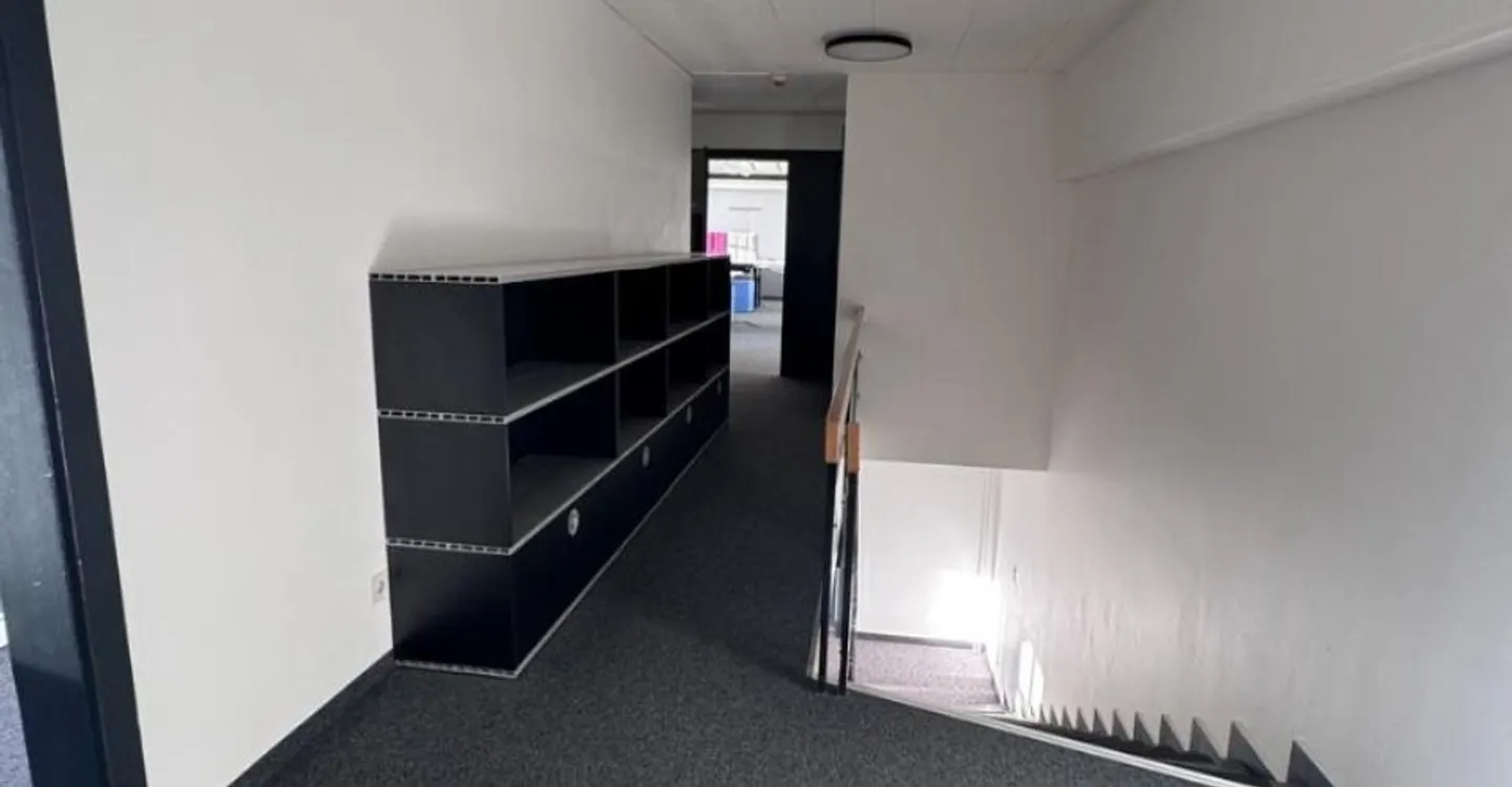 Bureaux et Dépôts Spacieux - Photo 4 sur 10