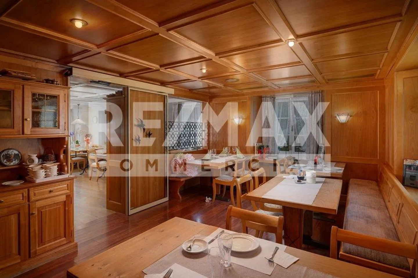 Hôtel-Restaurant avec 15 chambres, 120 places et potentiel de transformation - Photo 3 sur 13