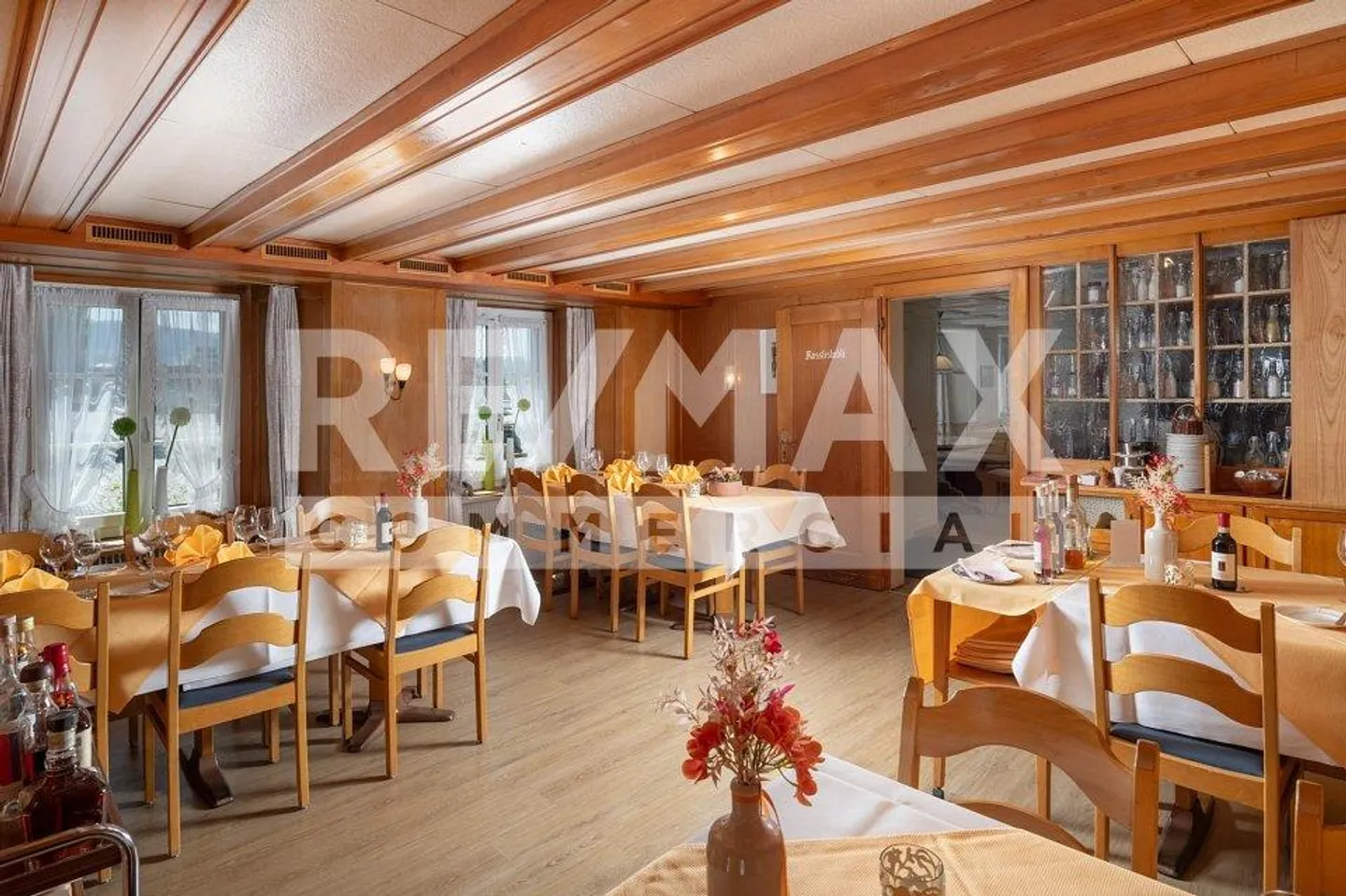 Hôtel-Restaurant avec 15 chambres, 120 places et potentiel de transformation - Photo 4 sur 13