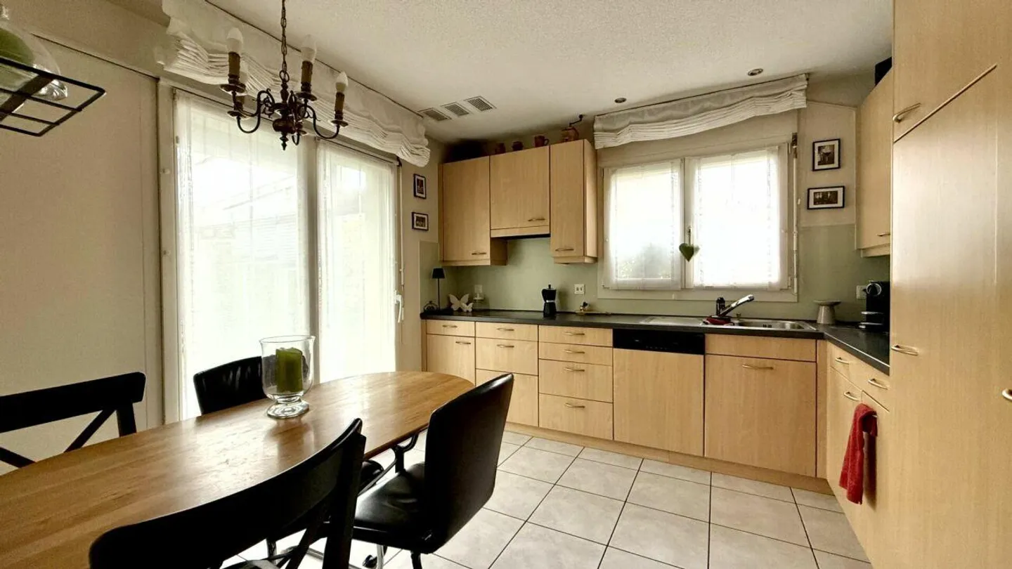 Gepflegtes, freistehendes Einfamilienhaus in ruhigem Quartier - Foto 13 von 27