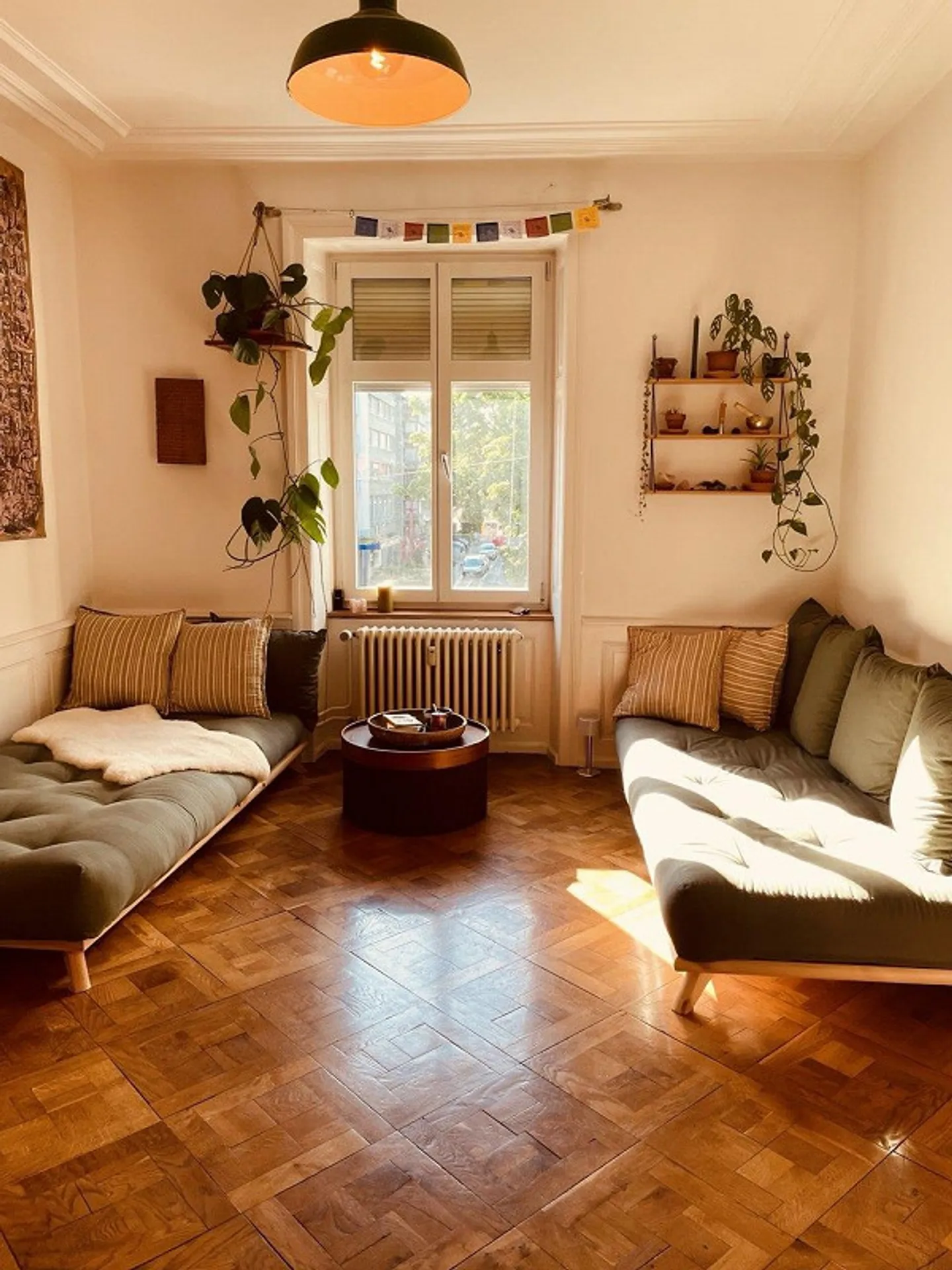 Schöne 4-Zimmer Altbauwohnung mit Wintergarten und Balkon zu vermieten - Foto 2 von 8