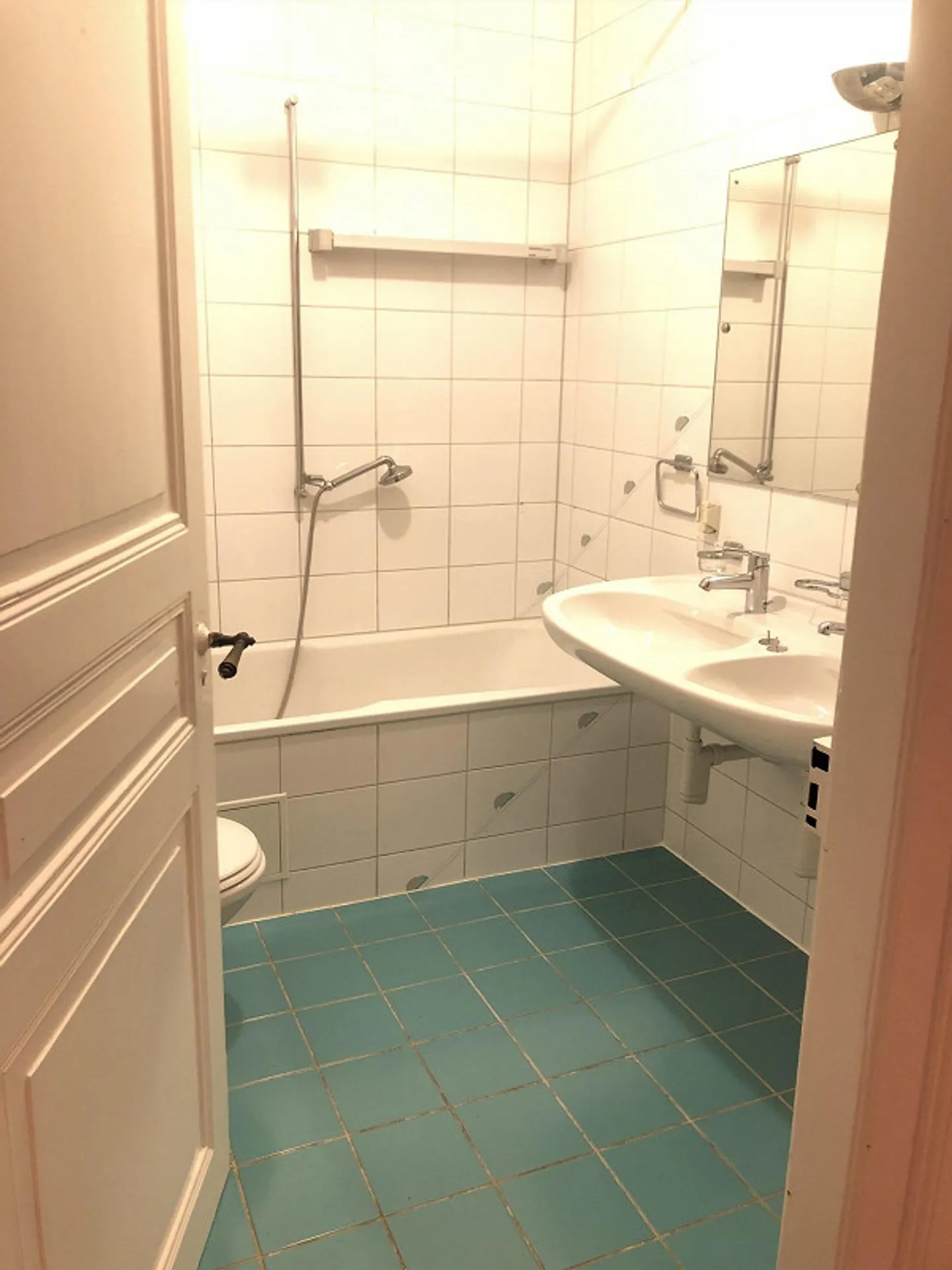 Schöne 4-Zimmer Altbauwohnung mit Wintergarten und Balkon zu vermieten - Foto 5 von 8