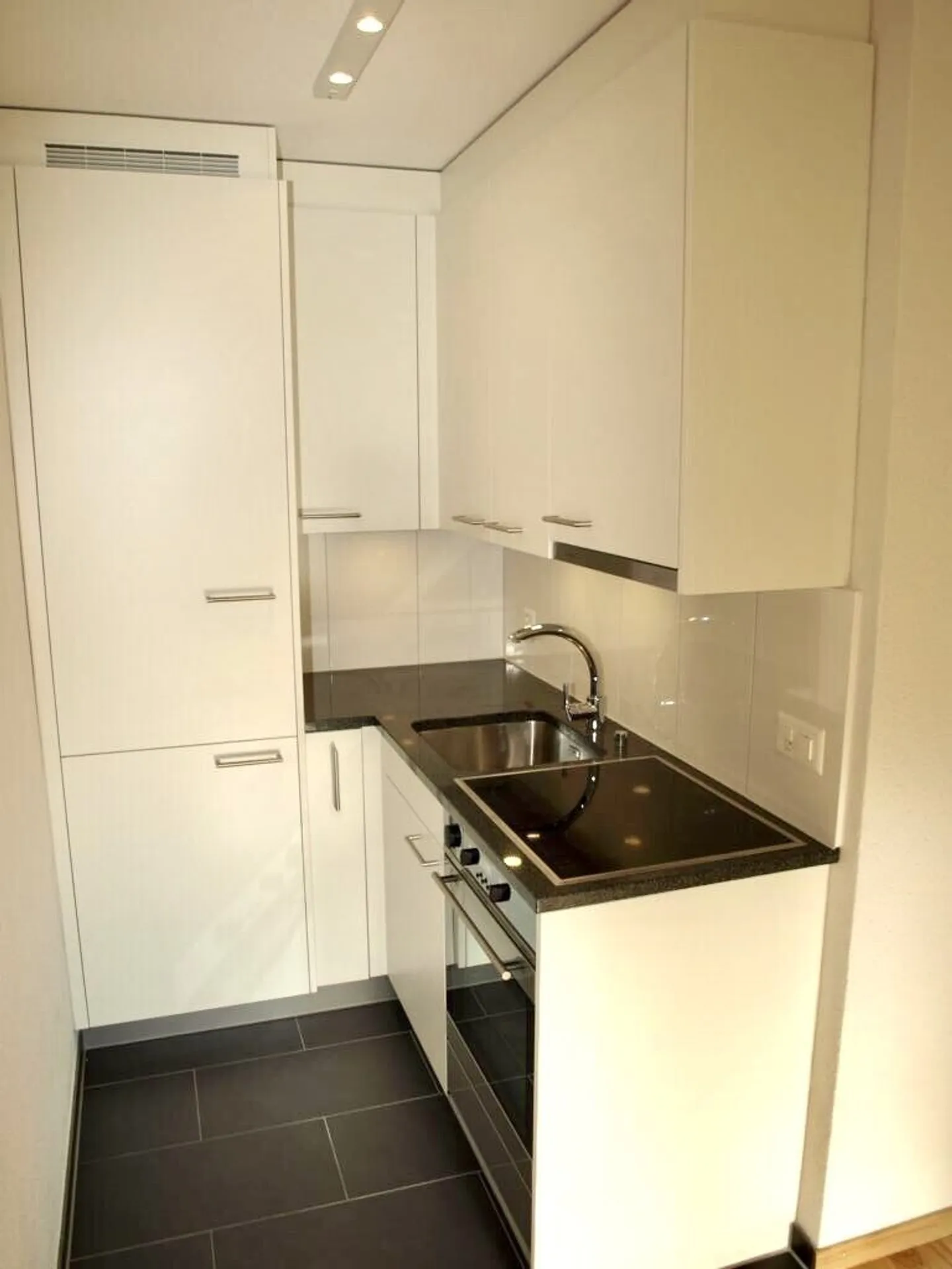 Appartement à louer - Photo 2 sur 8