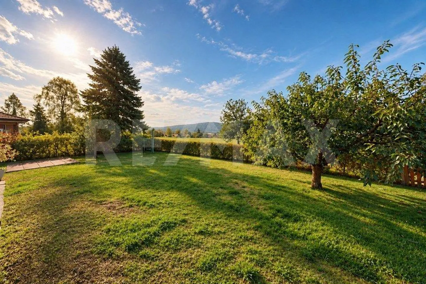 Maison familiale de 6,5 pièces avec beaucoup d'espace, grand jardin... - Photo 2 sur 13