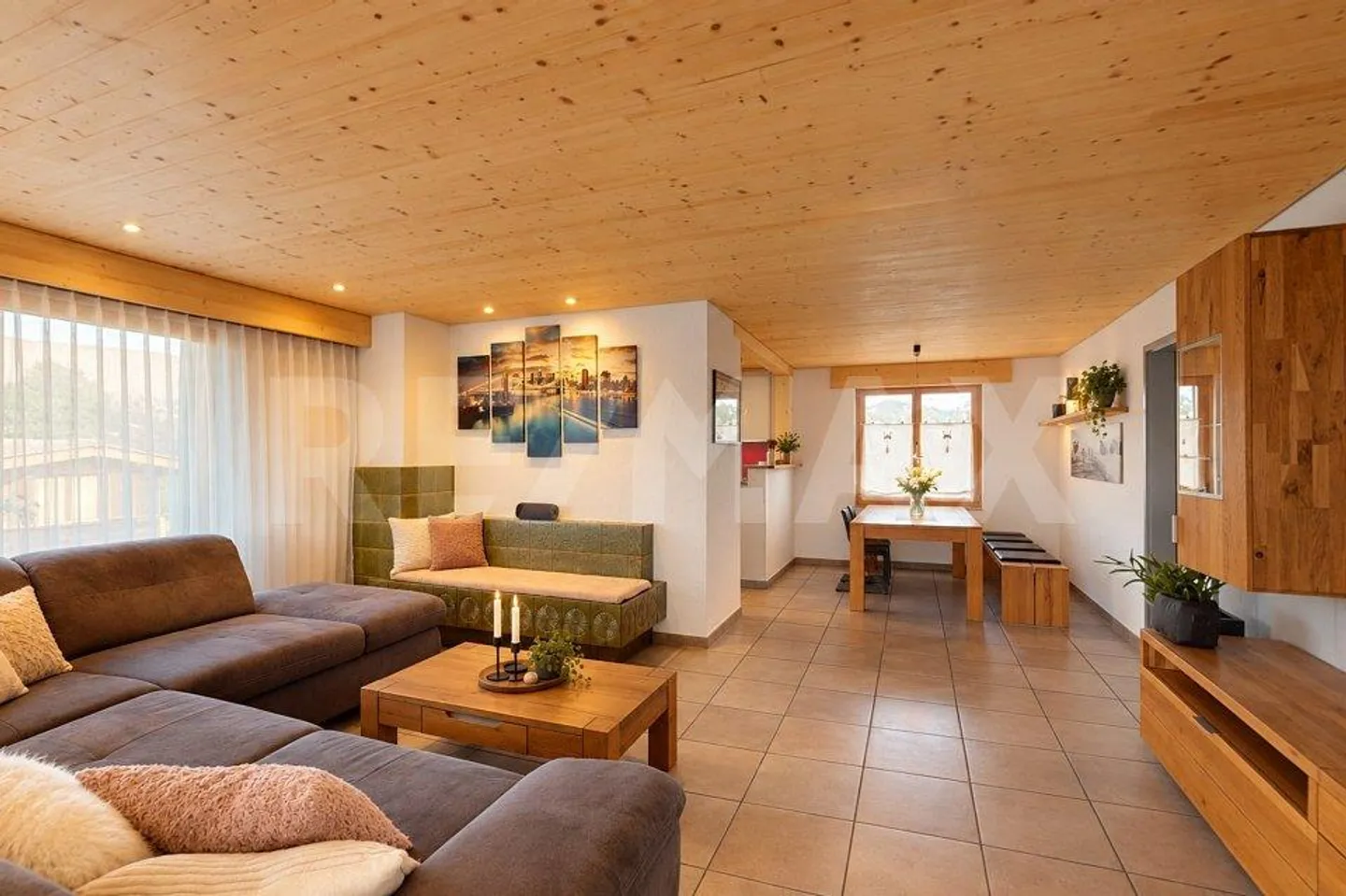 Maison familiale de 6,5 pièces avec beaucoup d'espace, grand jardin... - Photo 3 sur 13