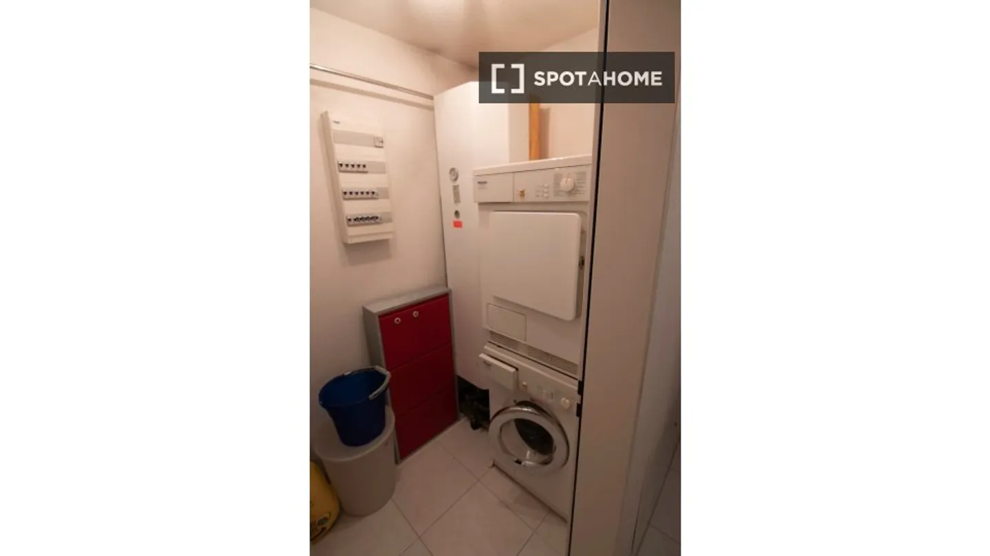 Discover, visit and rent your new home online with full confidence. - Photo 9 of 18