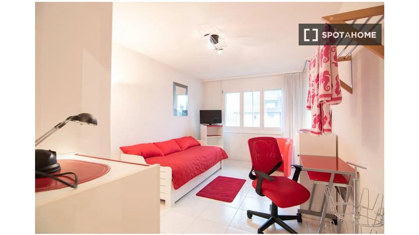 Discover, visit and rent your new home online with full confidence. - Photo 11 of 18