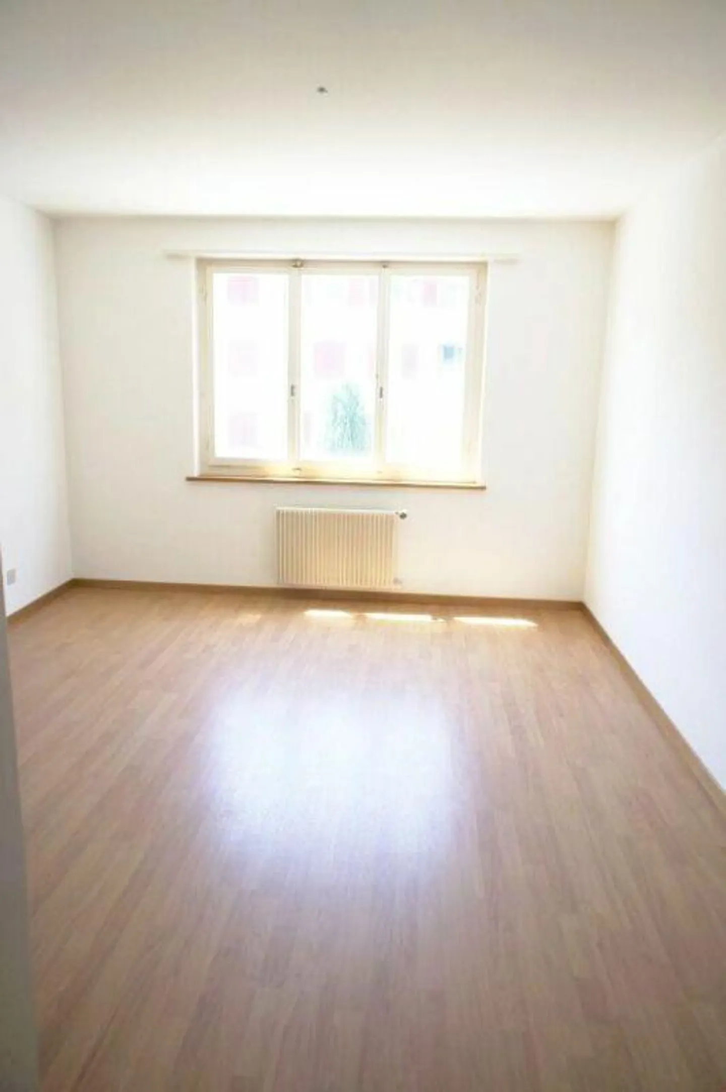 Appartamento spazioso e luminoso in una posizione tranquilla! - Foto 5 di 8