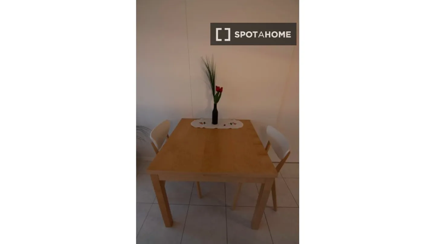 Discover, visit and rent your new home online with full confidence. - Photo 15 of 18