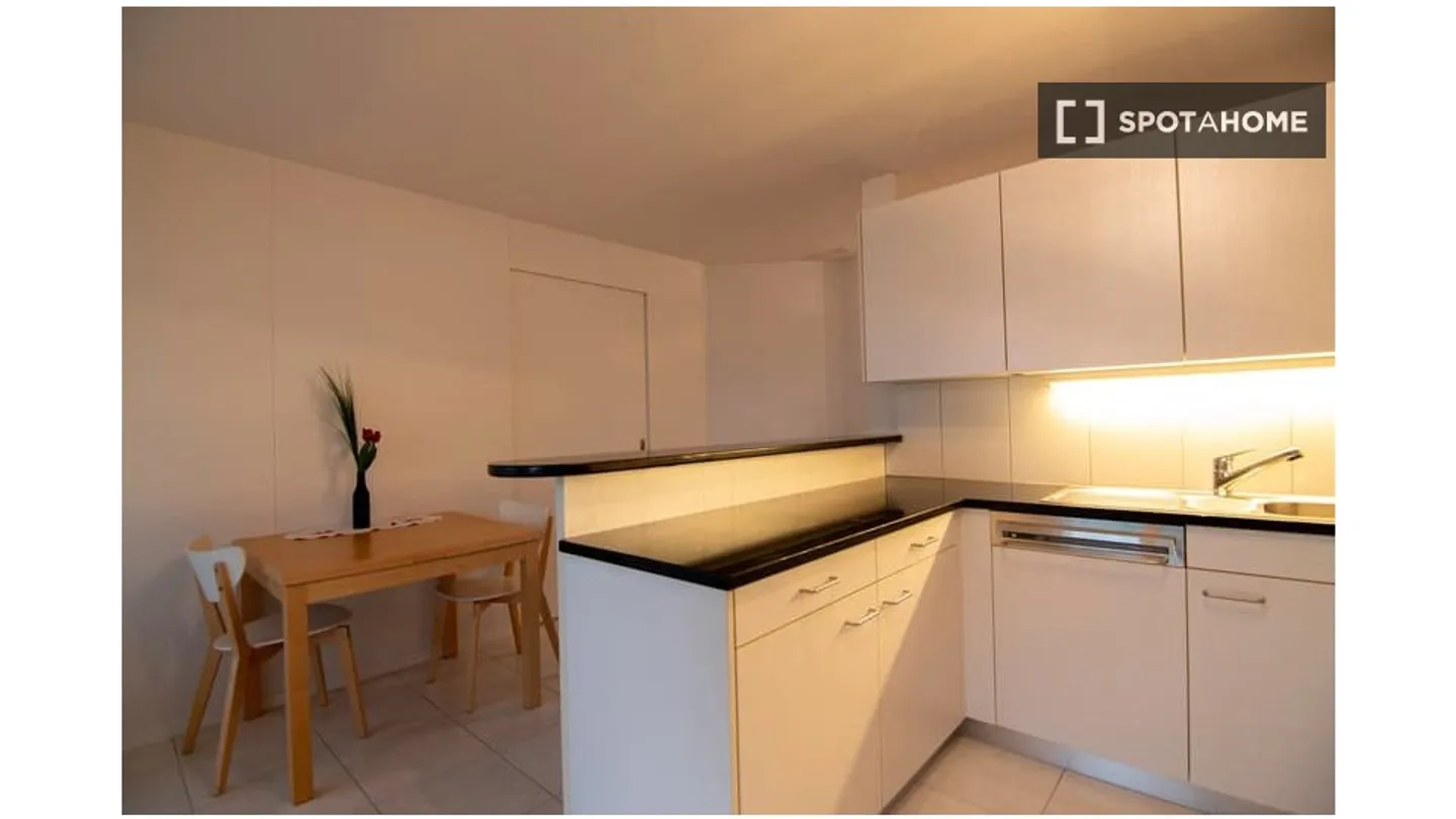 Discover, visit and rent your new home online with full confidence. - Photo 16 of 18