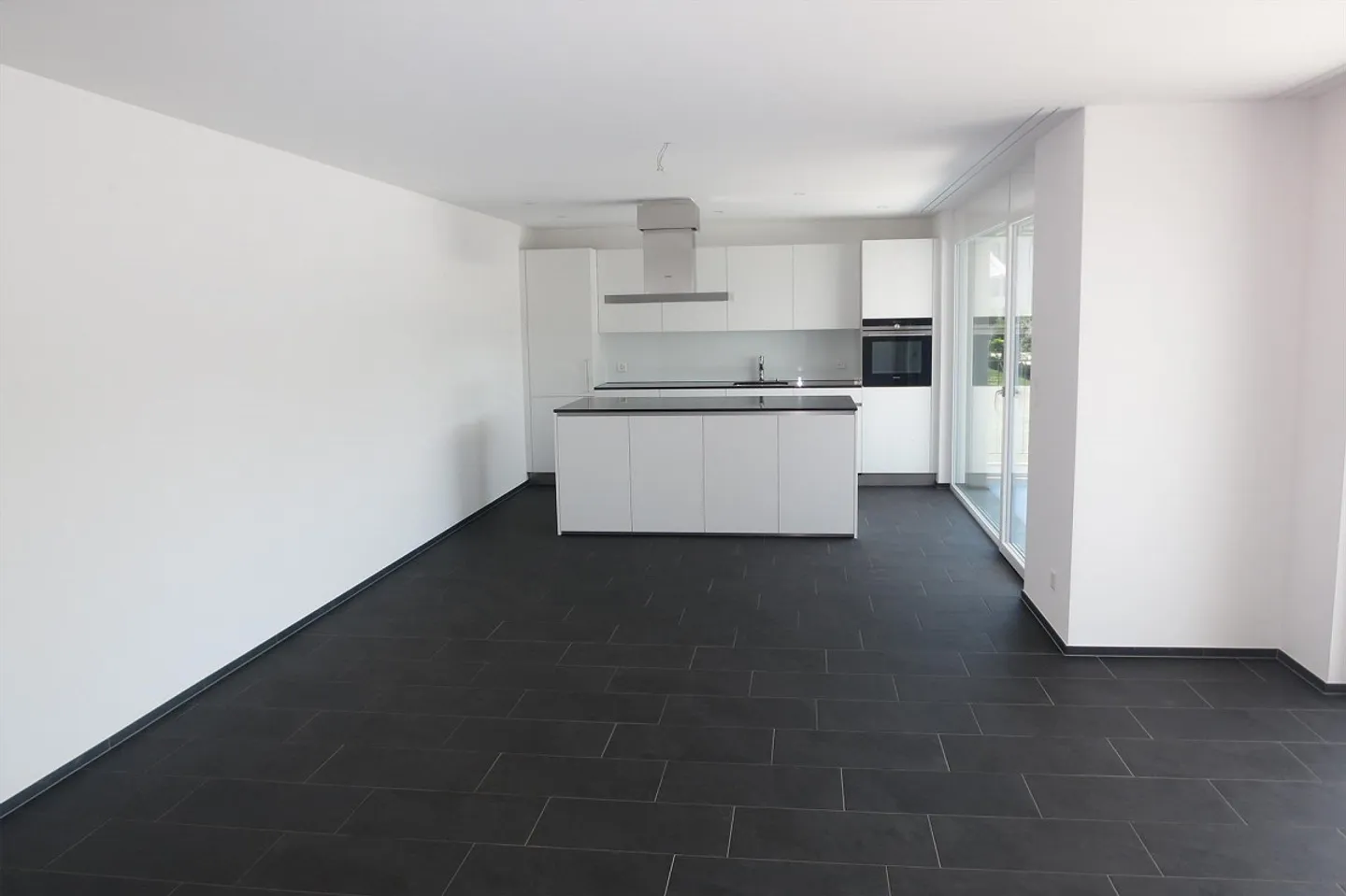 Modernes Apartment mit grosser Terrasse - Foto 1 von 6