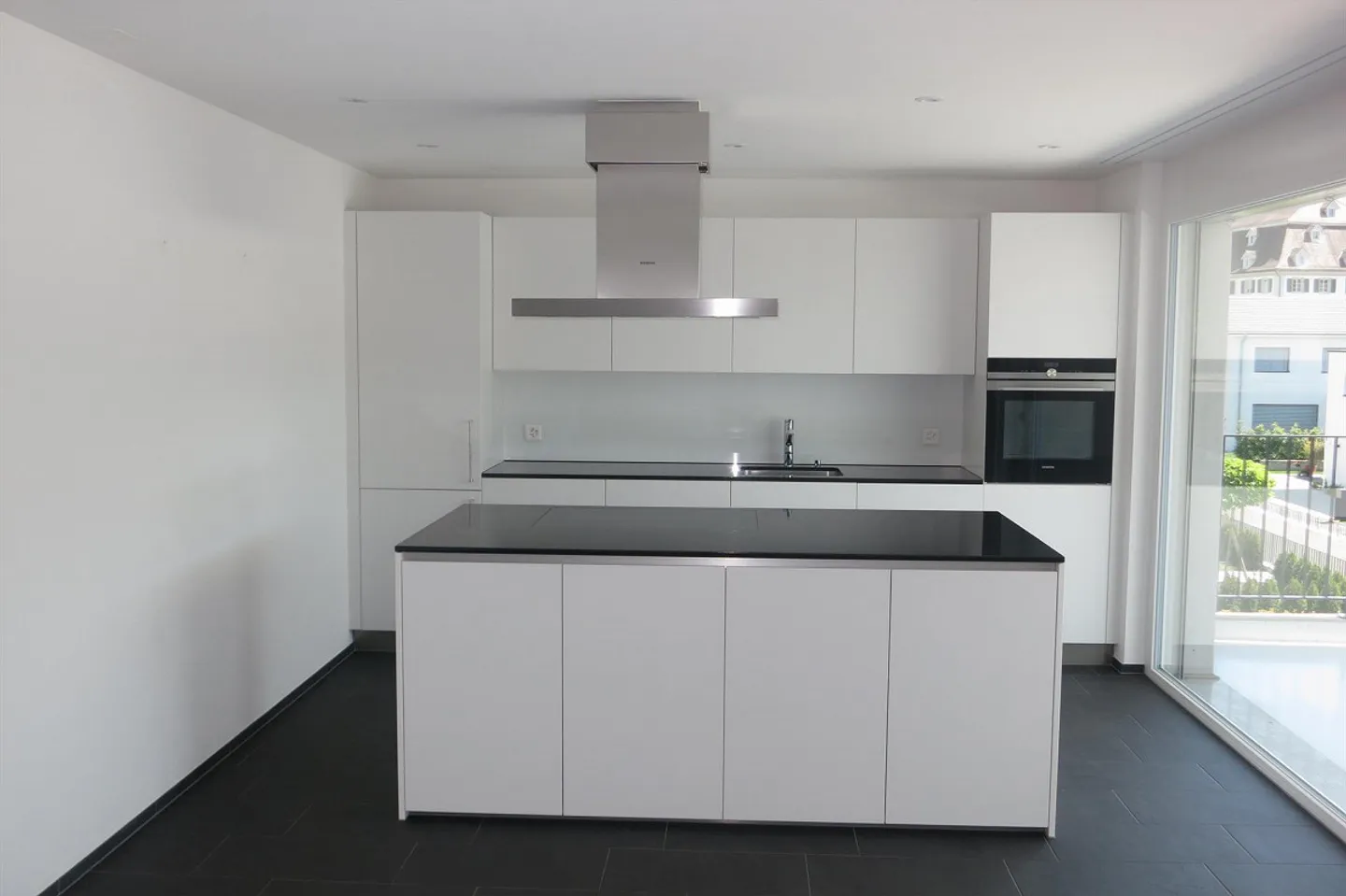 Modernes Apartment mit grosser Terrasse - Foto 2 von 6