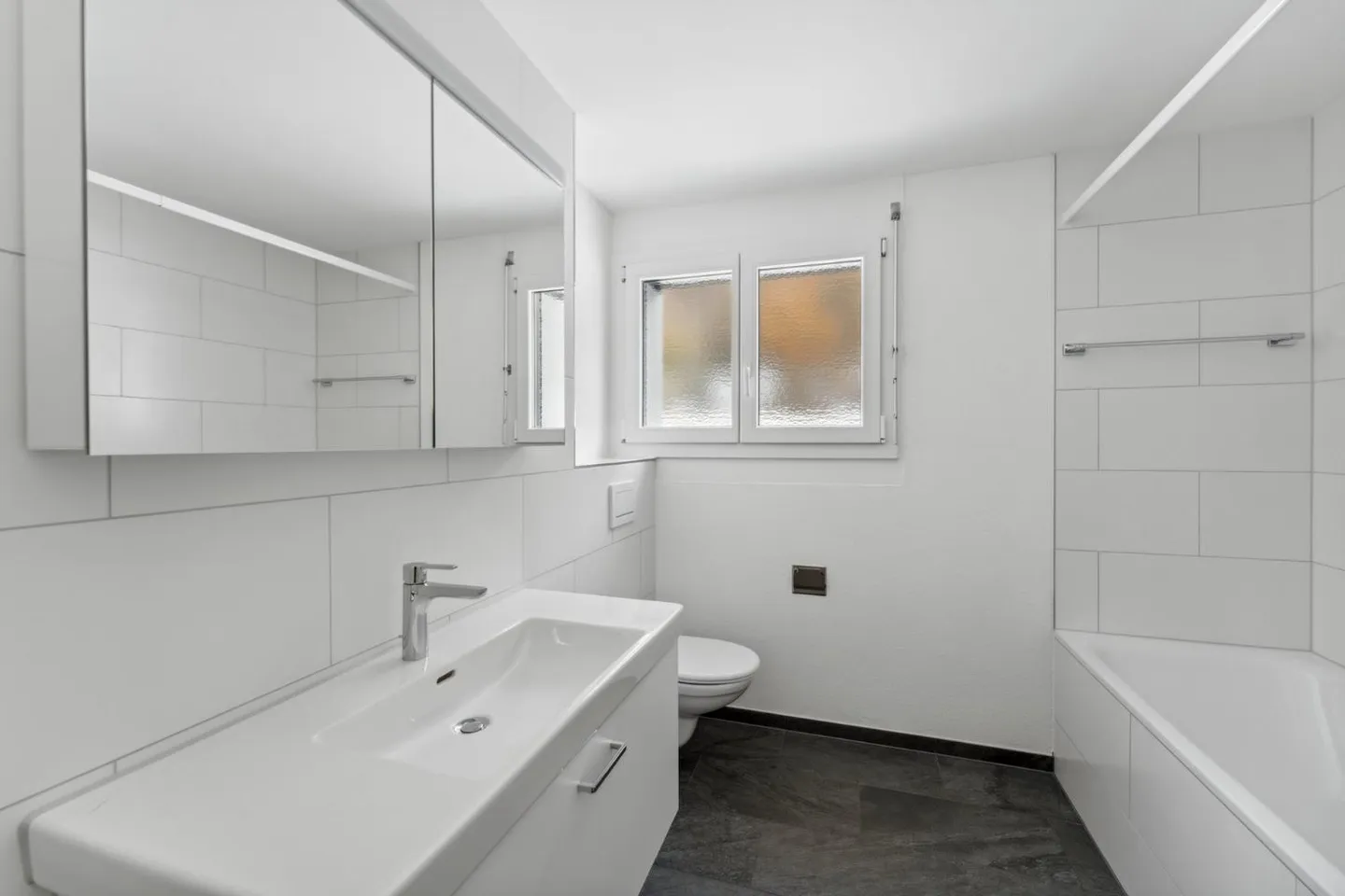 La tua nuova casa: Luminoso appartamento di 4,5 stanze a Ittigen - Foto 5 di 10