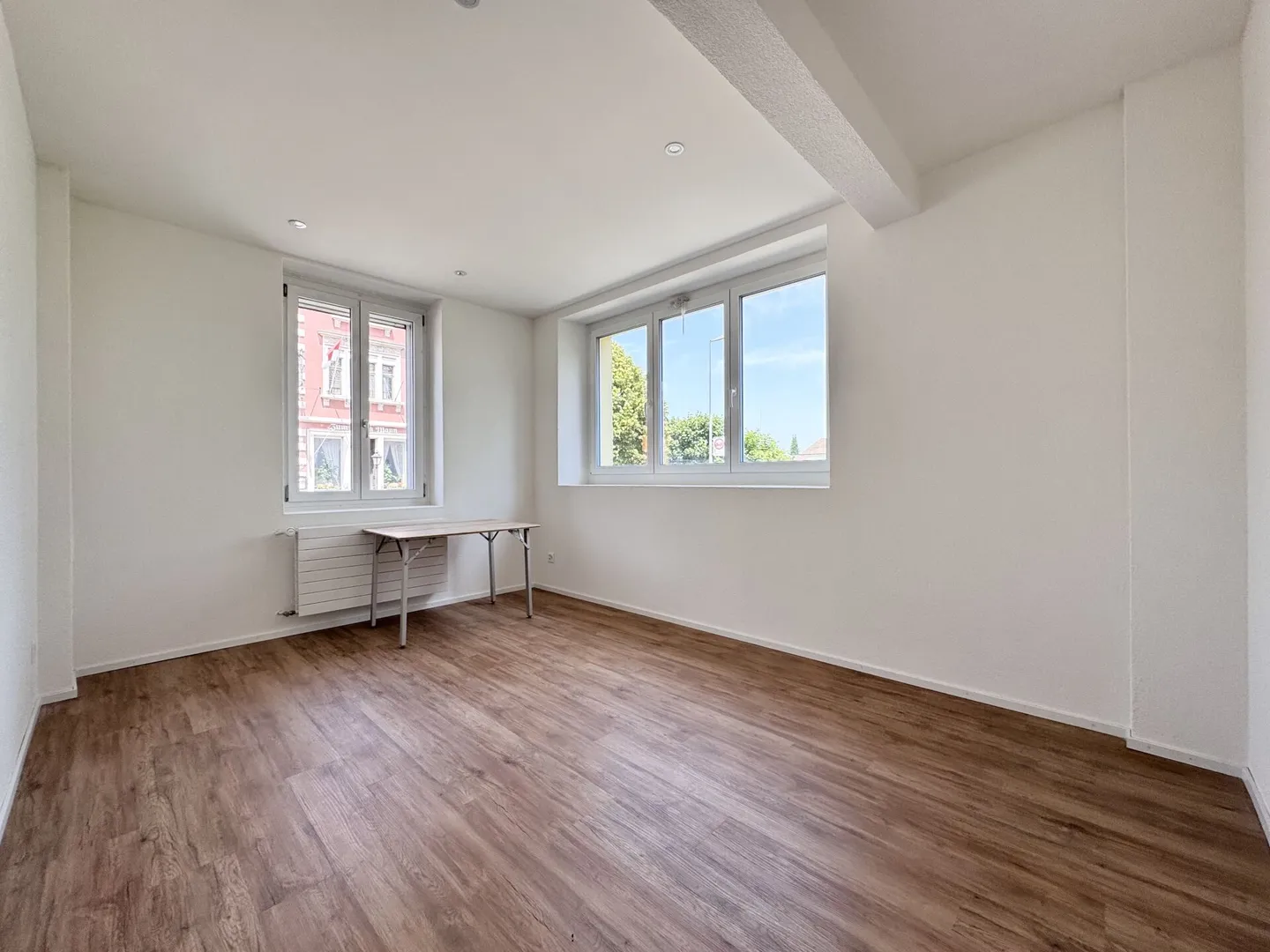 Renovated two-family house with 3.8% gross yield in a quiet location - Photo 3 of 10