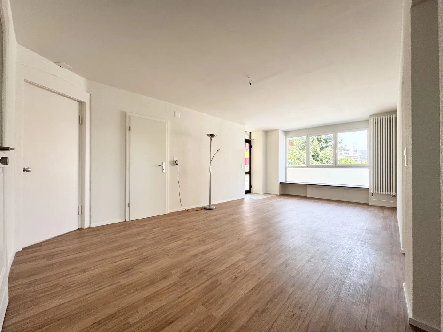 Renovated two-family house with 3.8% gross yield in a quiet location - Photo 2 of 10