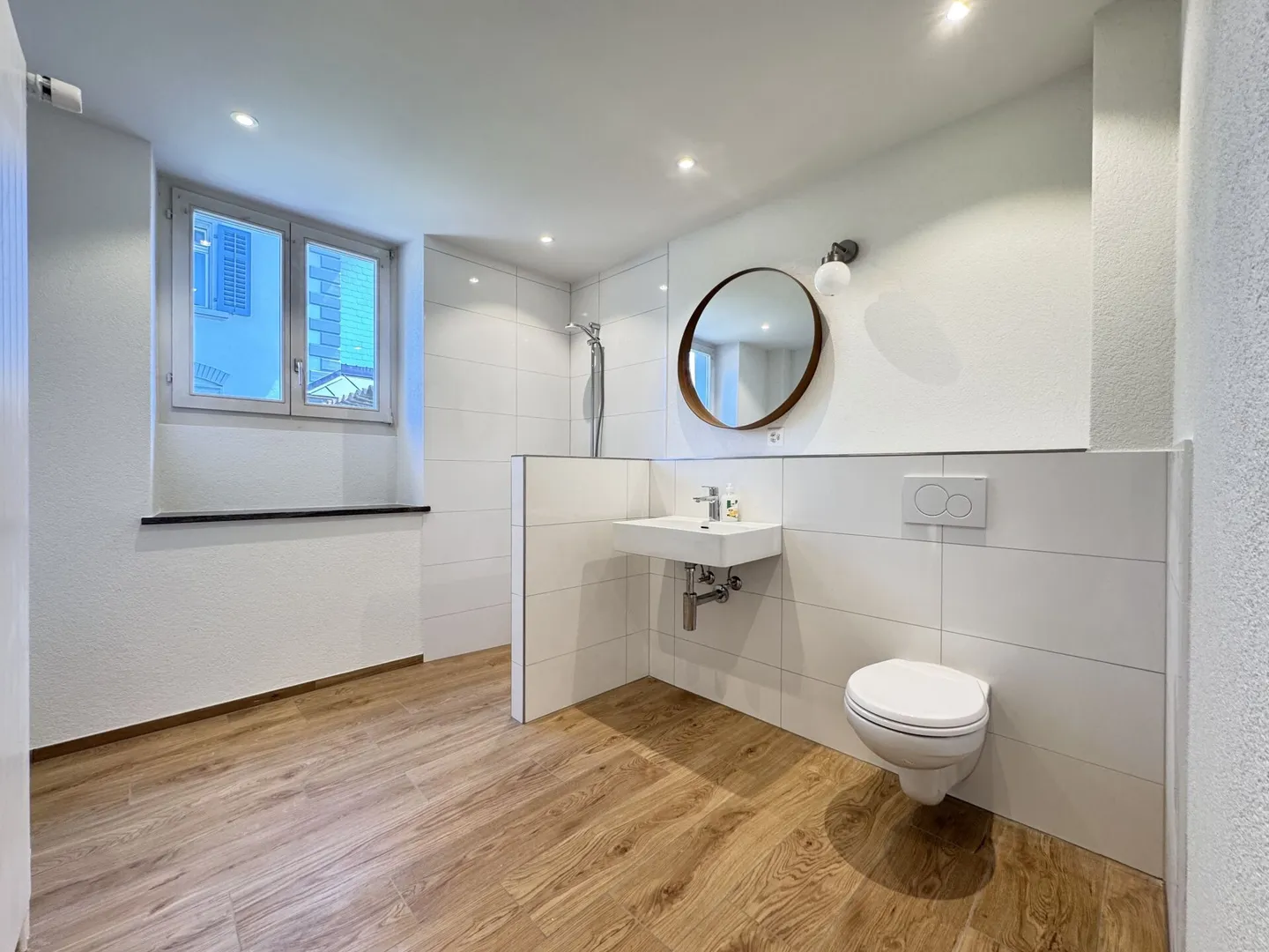 Renovated two-family house with 3.8% gross yield in a quiet location - Photo 7 of 10