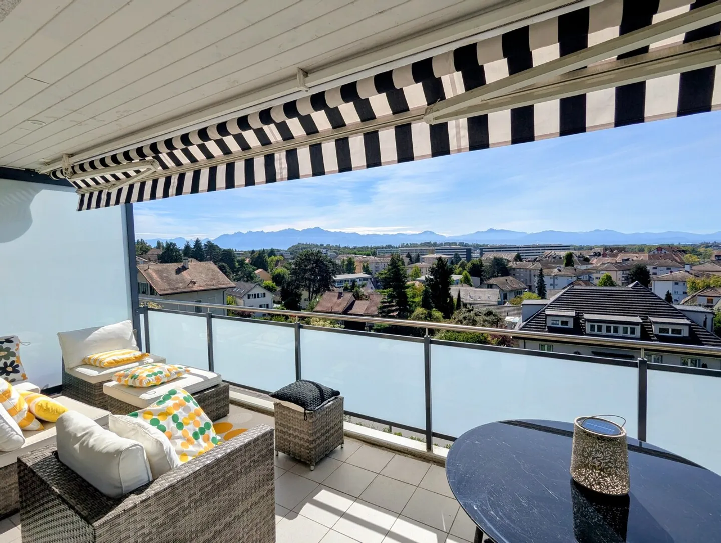Superb 4.5-room apartment with large south-facing balcony - Photo 1 of 9