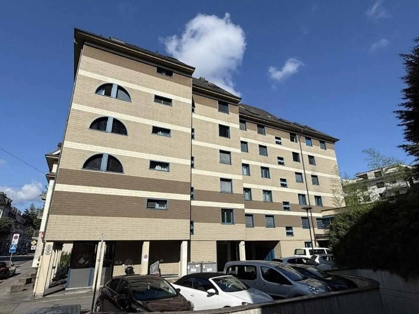 Office in the center of Lucerne including parking spaces in front of the house and direct... - Photo 6 of 10
