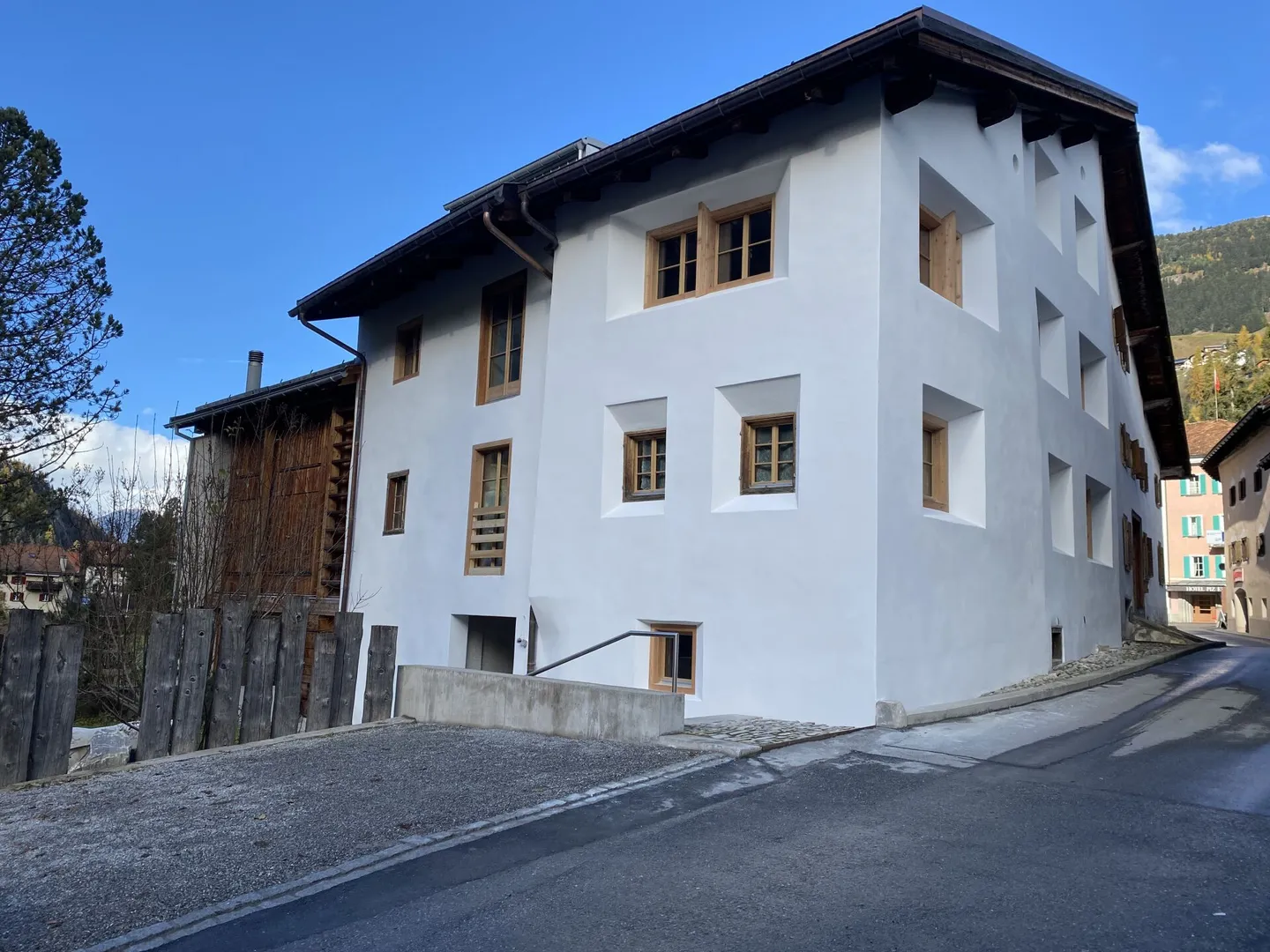 3 1/2 Zi-Dachwohnung 91 m2  - im Dorf - Nähe Skilift - Photo 9 sur 9
