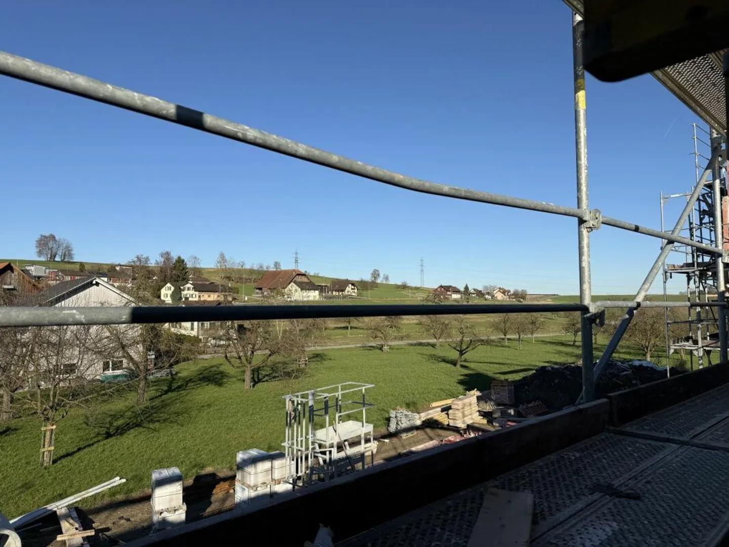 Appartamento moderno con terrazza - Foto 1 di 13