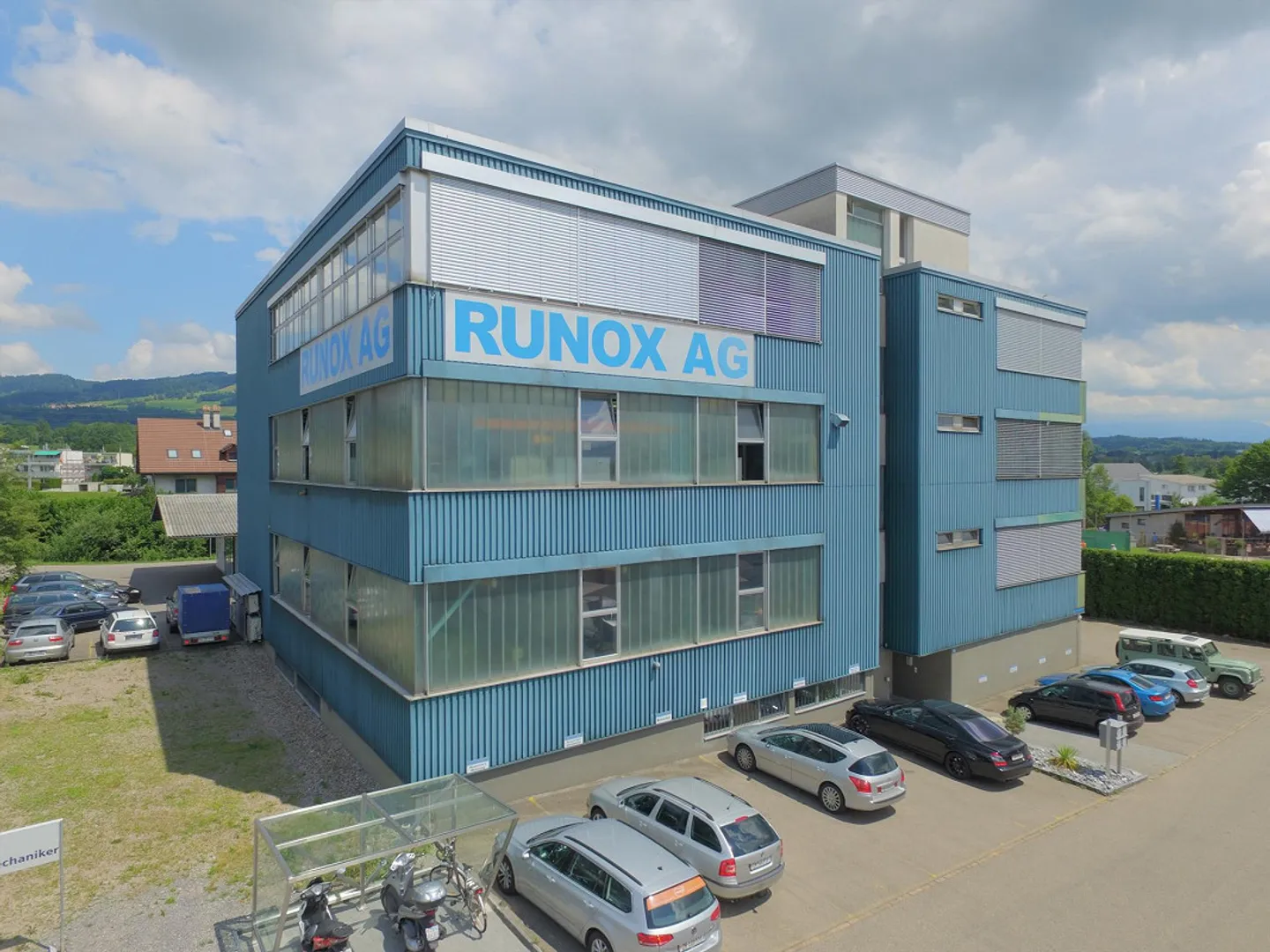 Proprietà commerciale versatile di 2'320 m² a Dürnten - Foto 1 di 4