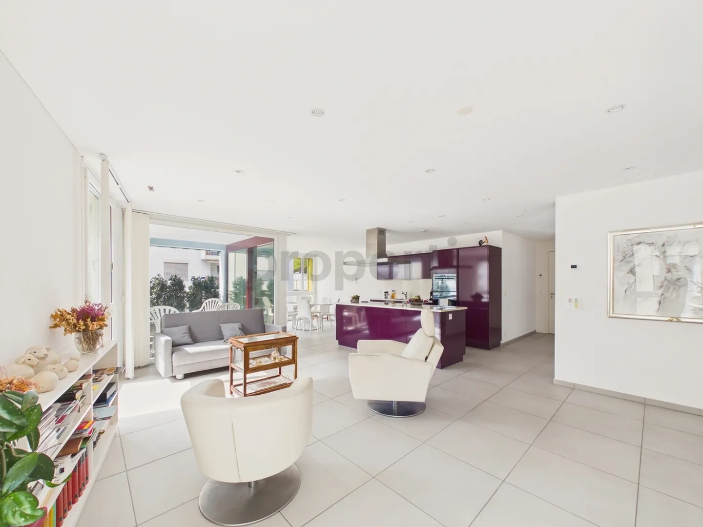 Moderno appartamento di 4 stanze con loggia nel centro di Wädenswil - Foto 1 di 13