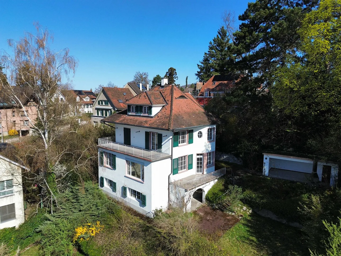 Villa de 8 pièces à rénover dans un emplacement de choix à Riehen - Photo 1 sur 15