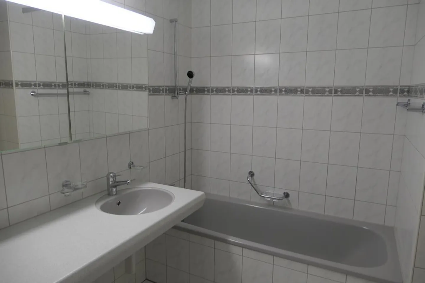 Appartamento tranquillo in posizione centrale a Thun - Foto 6 di 8