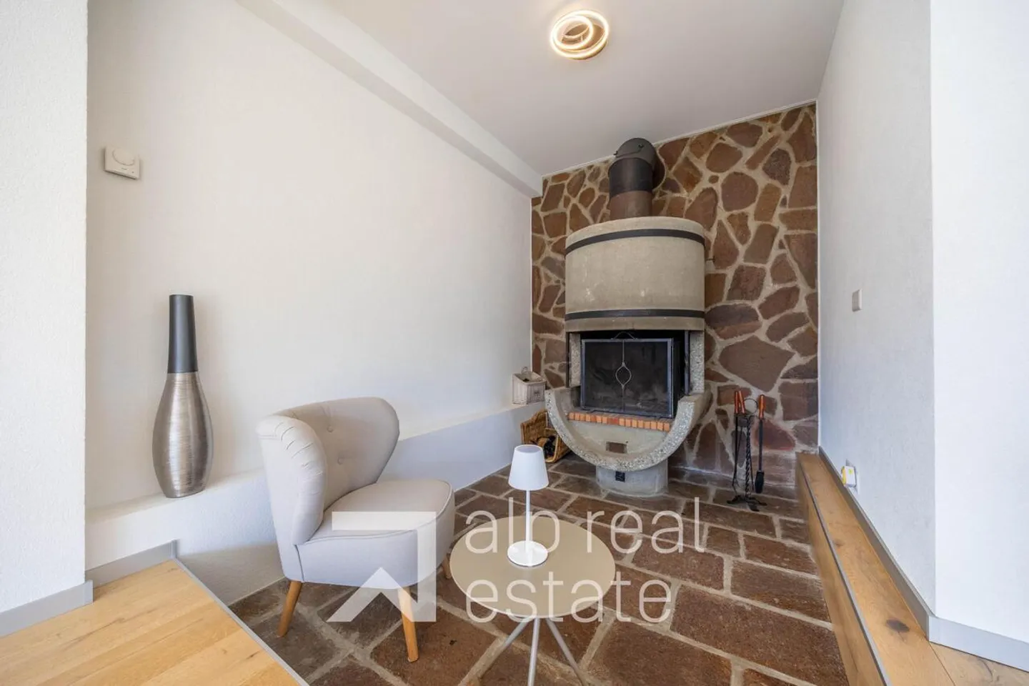 Villa architettonica con vista panoramica sui castelli - Foto 8 di 17