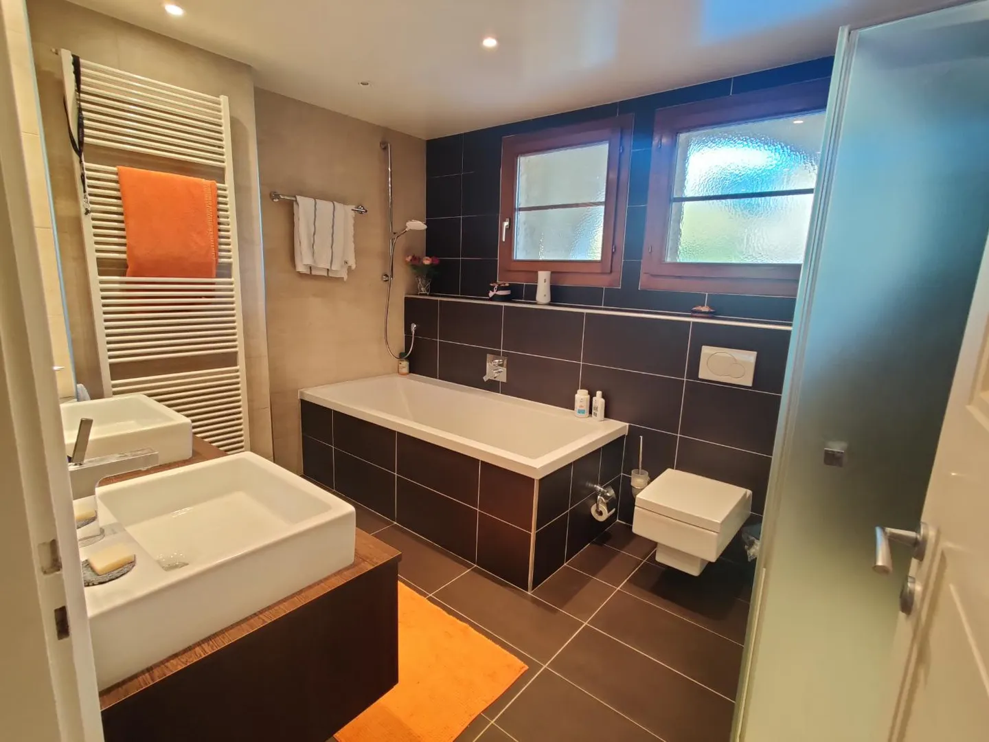 Spacious 5-room apartment with fireplace in Plan-les-Ouates - Photo 6 of 8