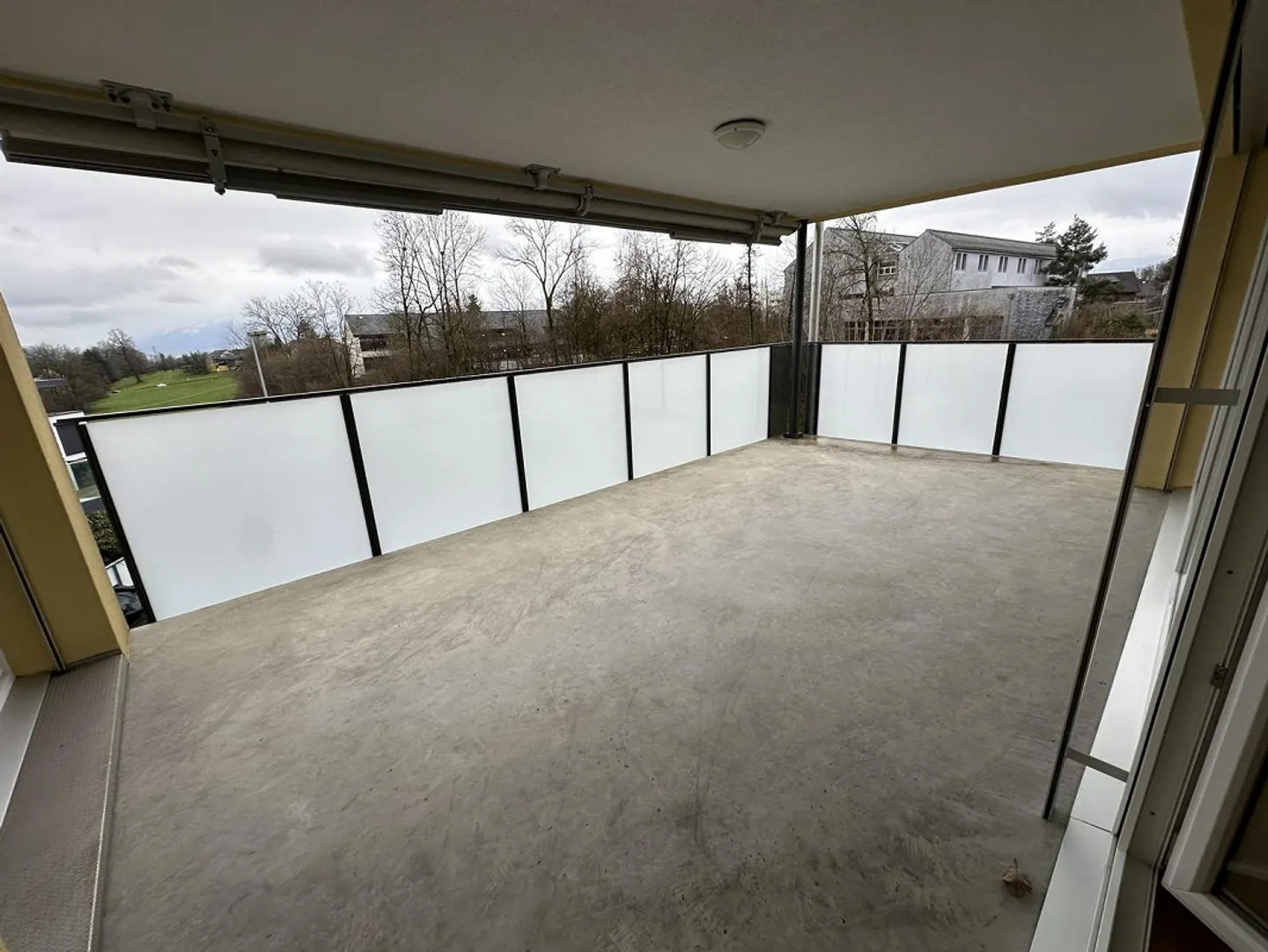 Appartamento luminoso di 4,5 stanze in affitto nell'Oberland - Foto 7 di 8