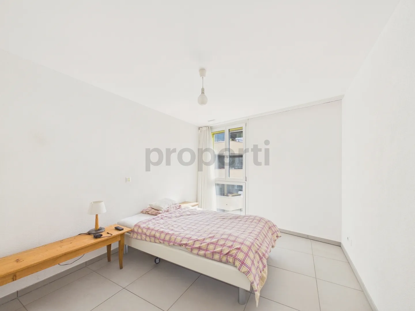 Moderno appartamento di 4 stanze con loggia nel centro di Wädenswil - Foto 10 di 13