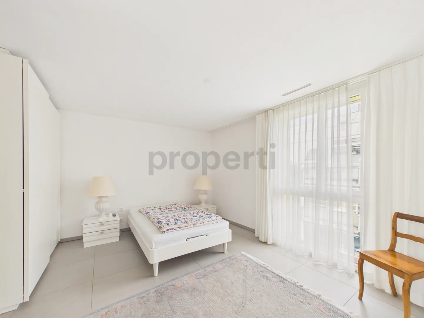 Moderno appartamento di 4 stanze con loggia nel centro di Wädenswil - Foto 11 di 13