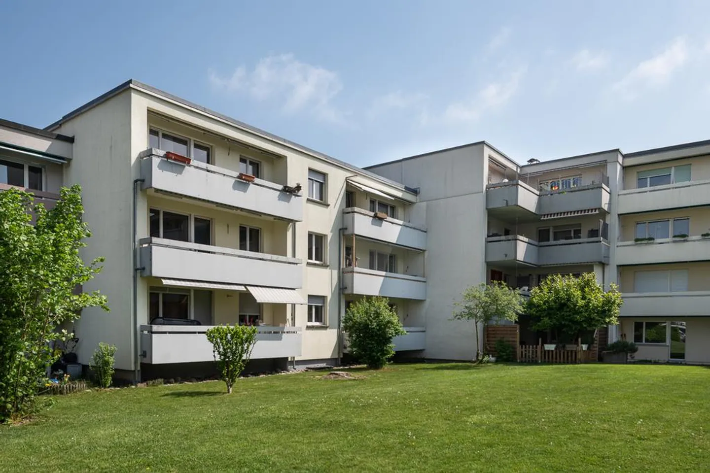 Spacious apartment in a quiet and well-kept neighborhood - Photo 1 of 7