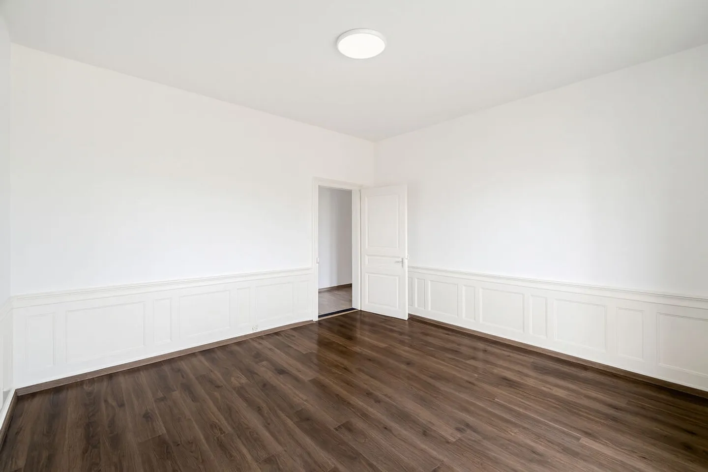 Fully renovated 3-room apartment. - Photo 4 of 5