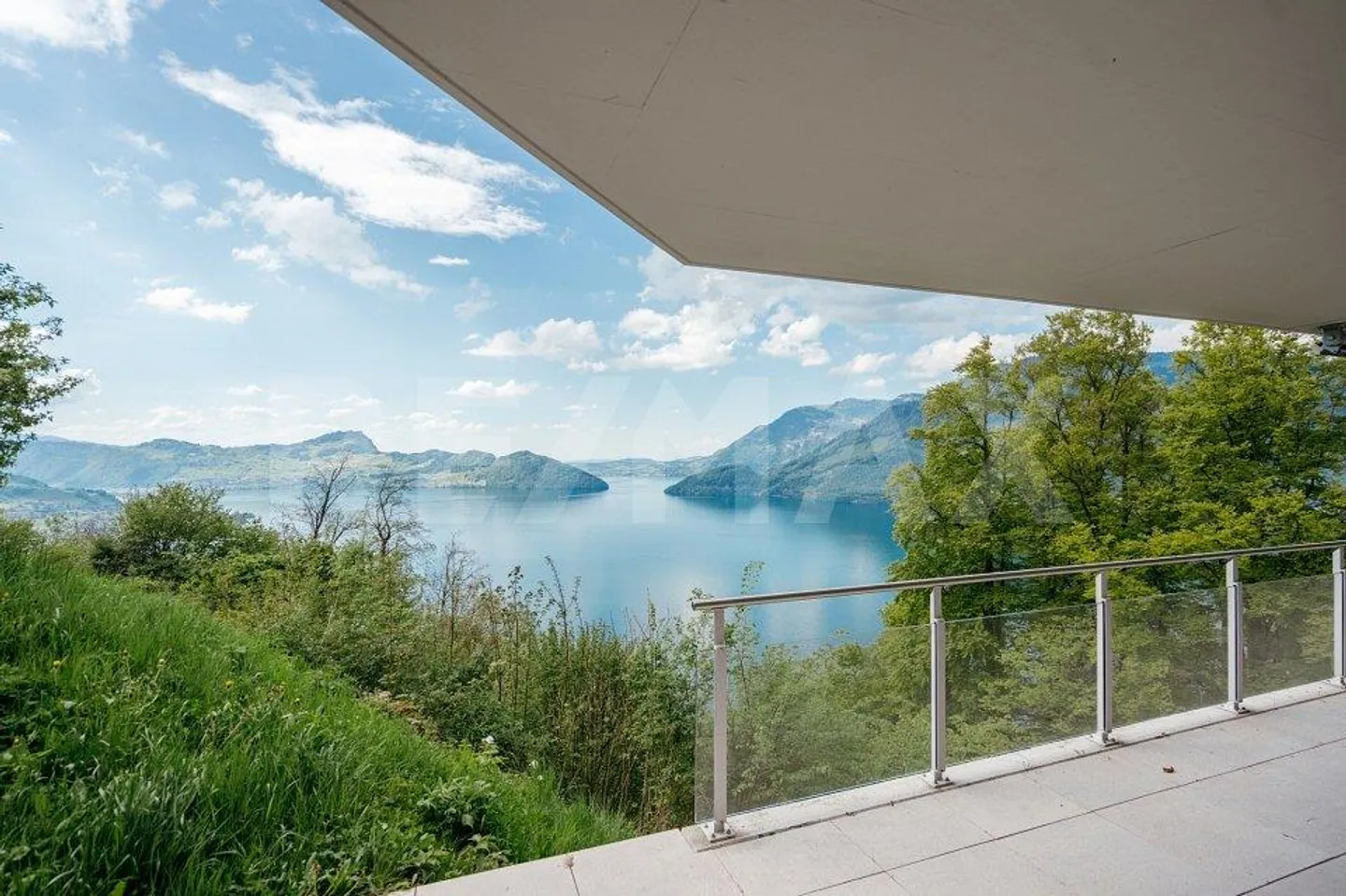 Appartement confortable avec vue panoramique au-dessus du lac des Quatre-Cantons - Photo 2 sur 13