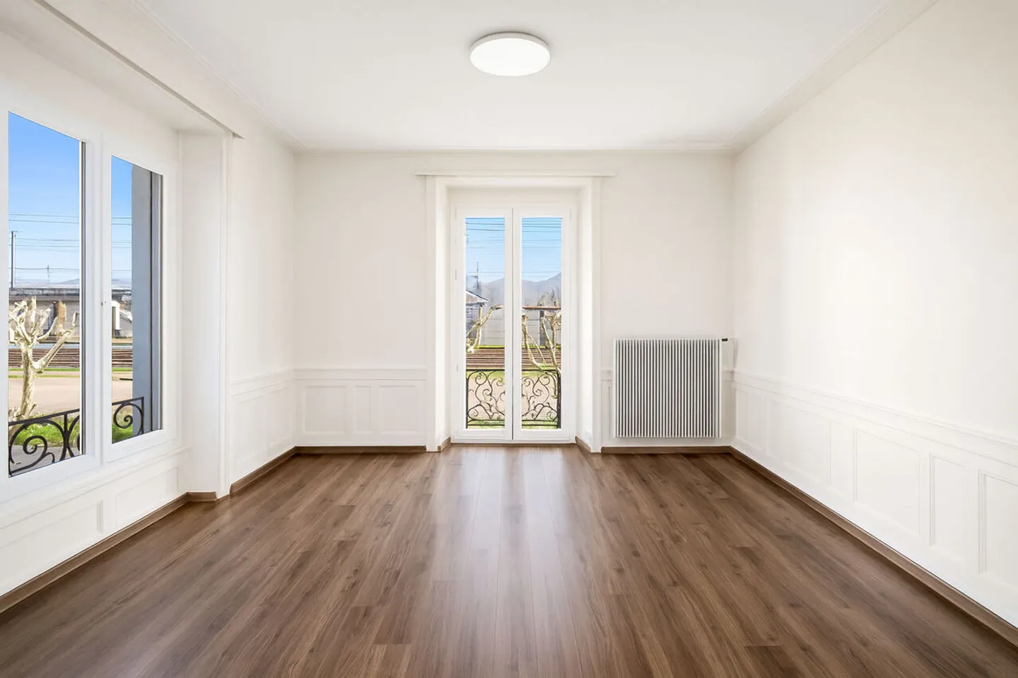 Fully renovated 3-room apartment. - Photo 3 of 5