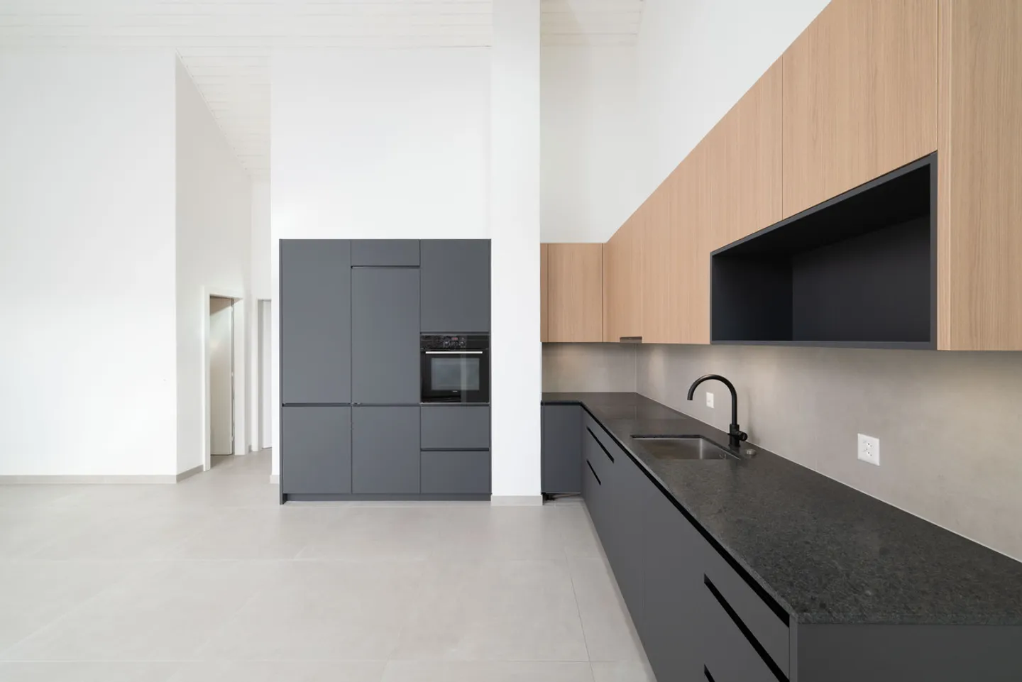 Superb renovated duplex of 4.5 rooms in a calm and green setting - Photo 5 of 13