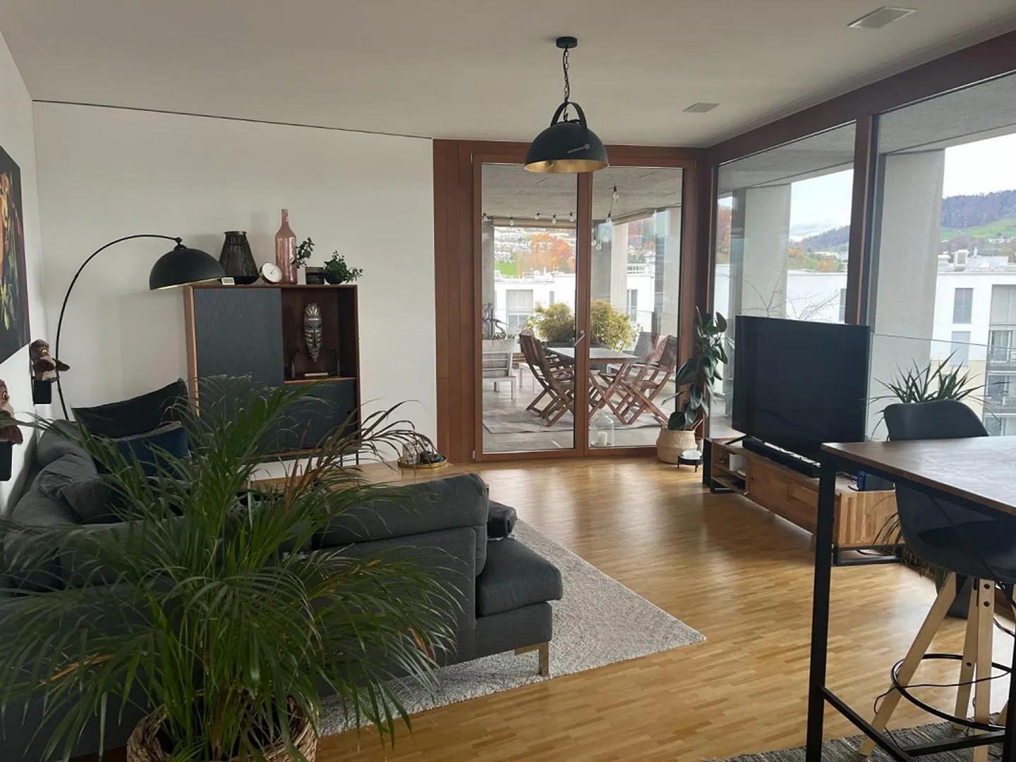 Moderne Attikawohnung mit Terrasse - Foto 1 von 6