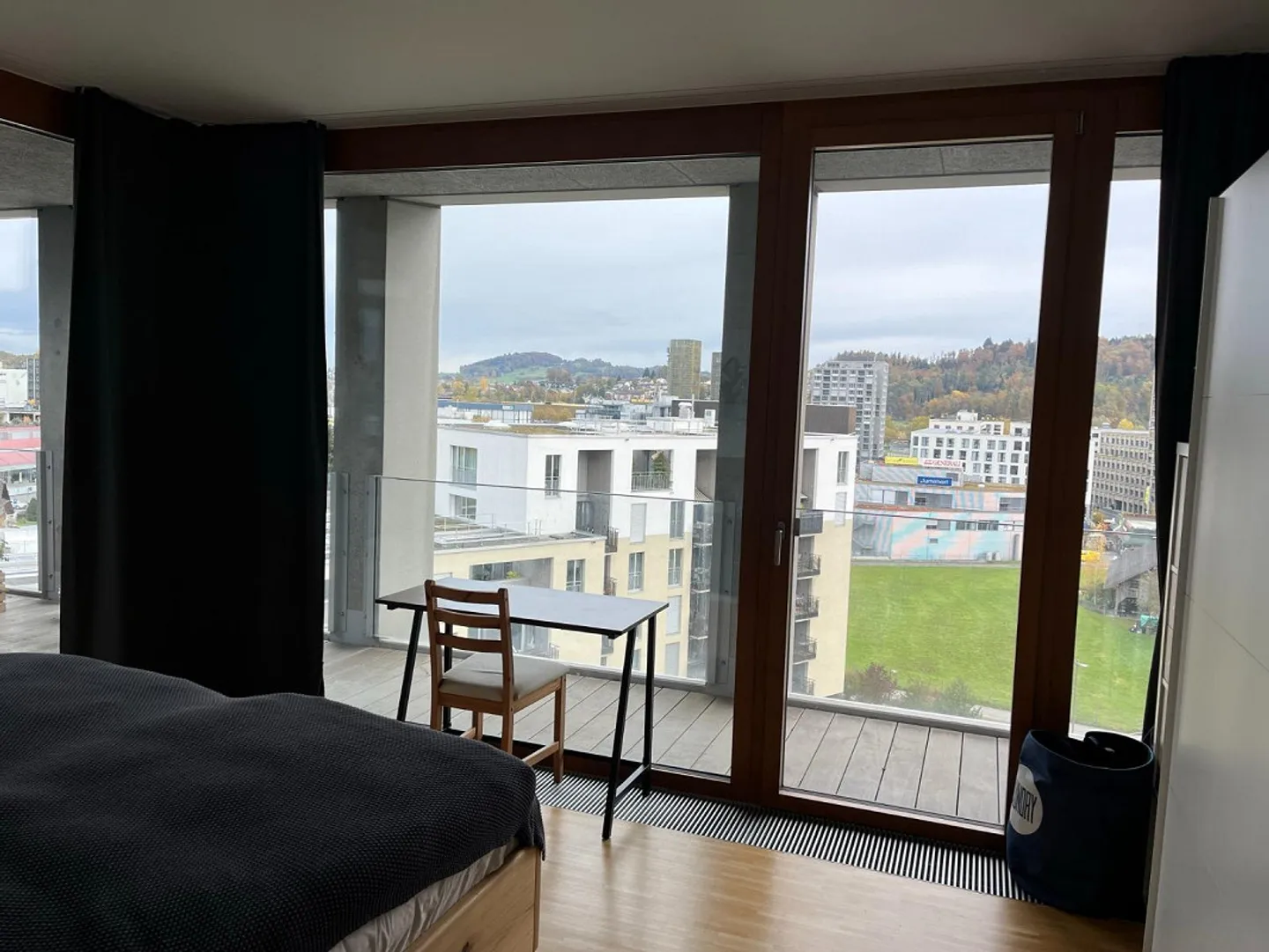 Moderne Attikawohnung mit Terrasse - Foto 4 von 6
